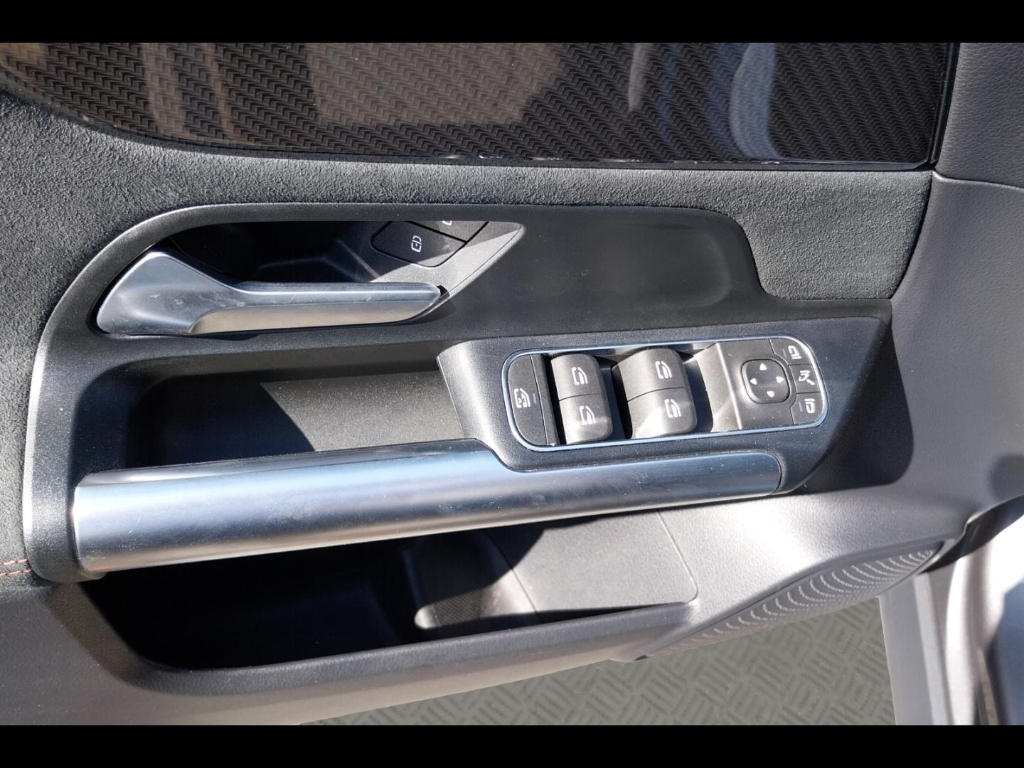 Image MERCEDES-BENZ GLA 200 d 150ch AMG Line 8G-DCT