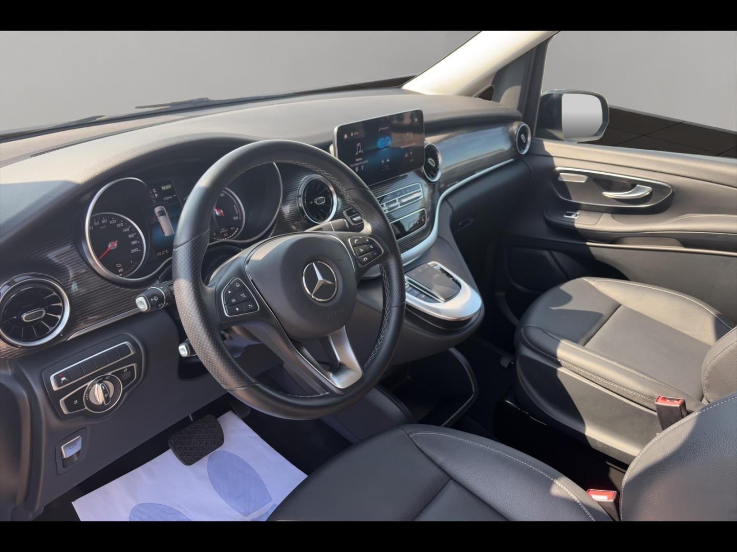 Image MERCEDES-BENZ EQV 300 204ch Extra-Long Avantgarde portes latérales électriques
