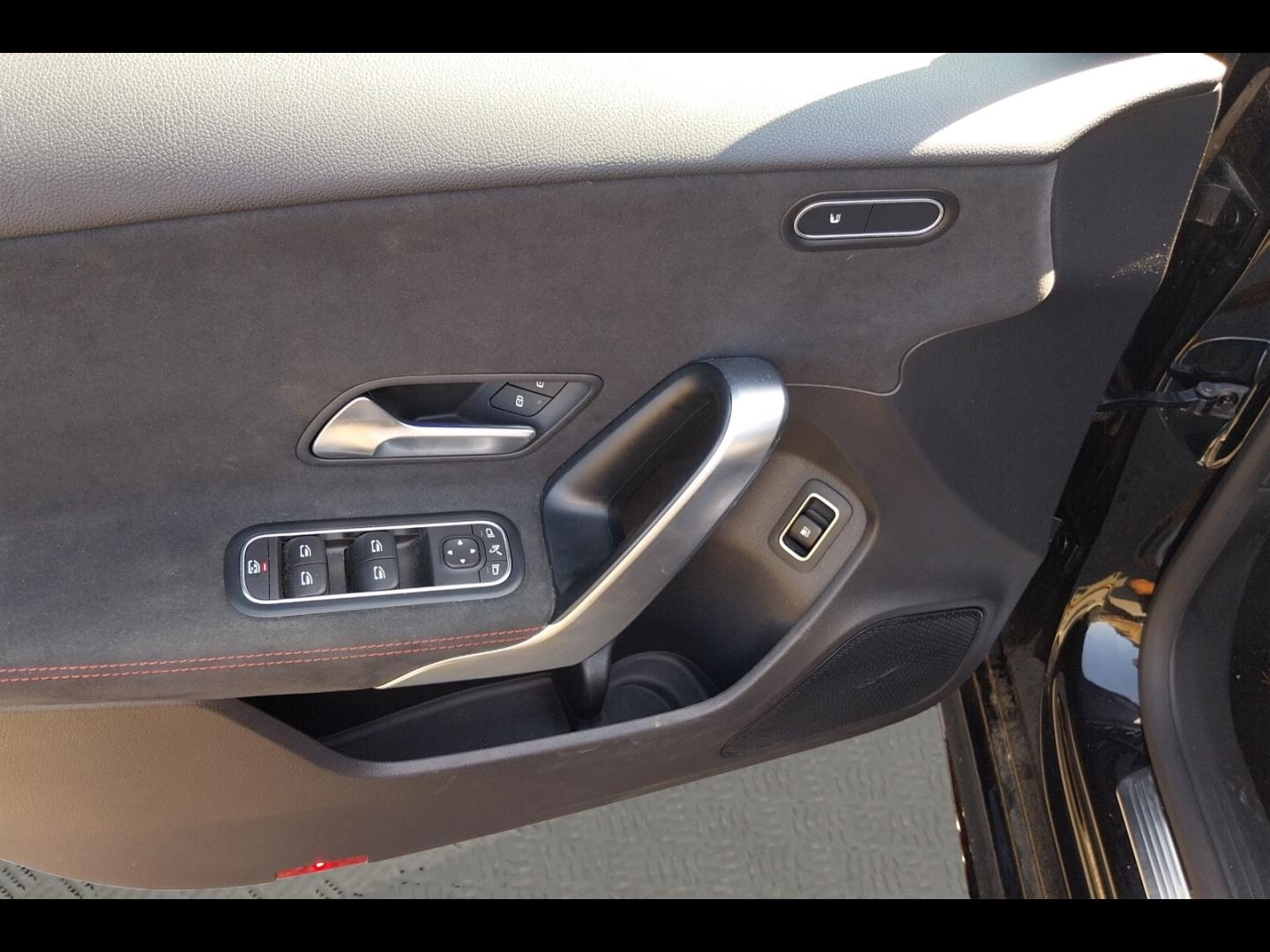 Image MERCEDES-BENZ Classe A 250 e hybride rechargeable 218ch AMG Line 8G-DCT