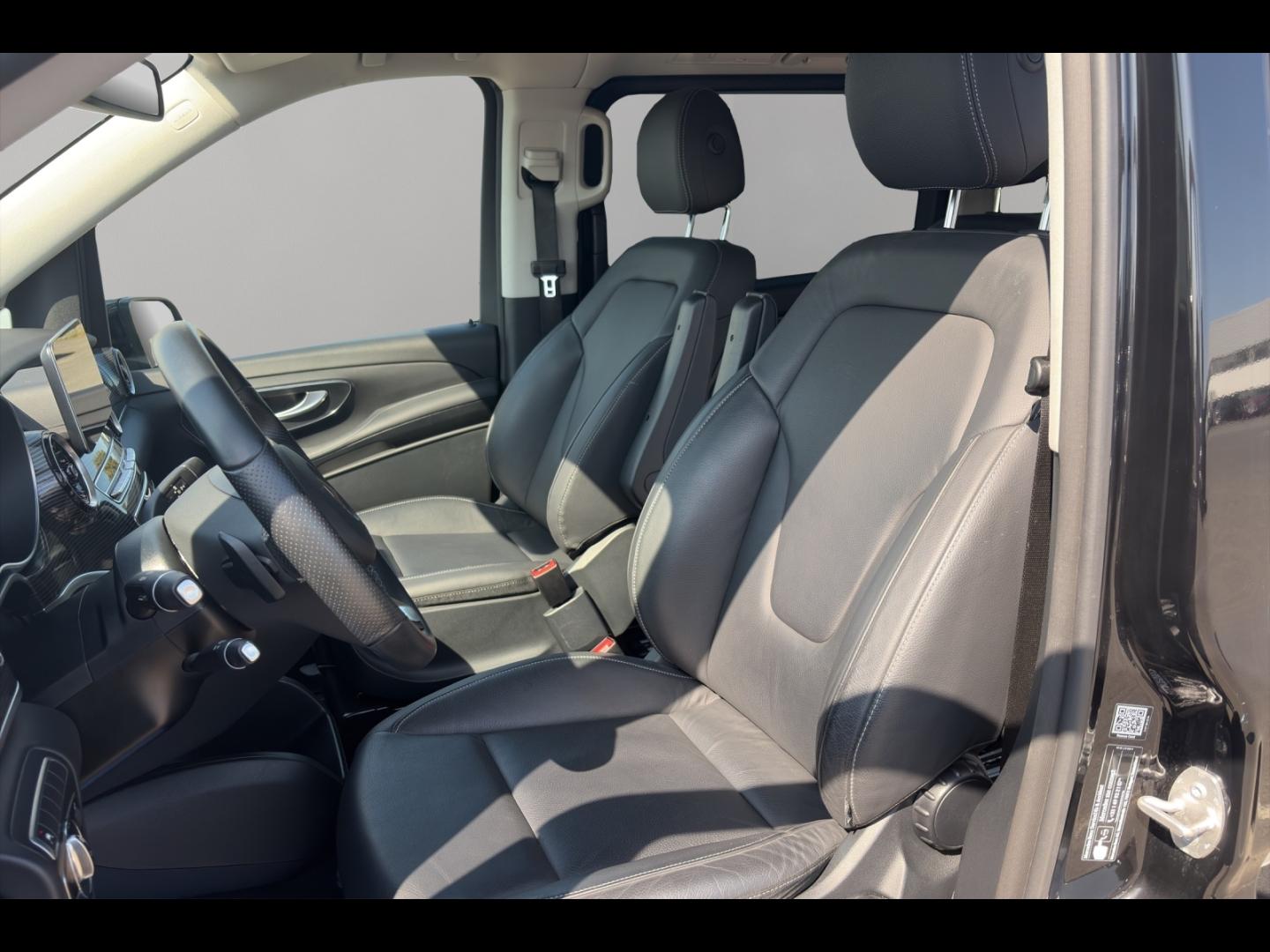 Image MERCEDES-BENZ EQV 300 204ch Extra-Long Avantgarde portes latérales électriques