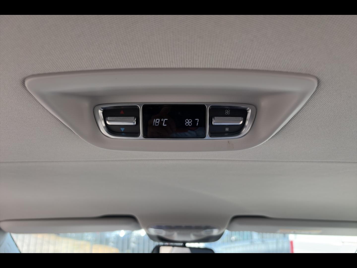 Image MERCEDES-BENZ EQV 300 204ch Extra-Long Avantgarde portes latérales électriques