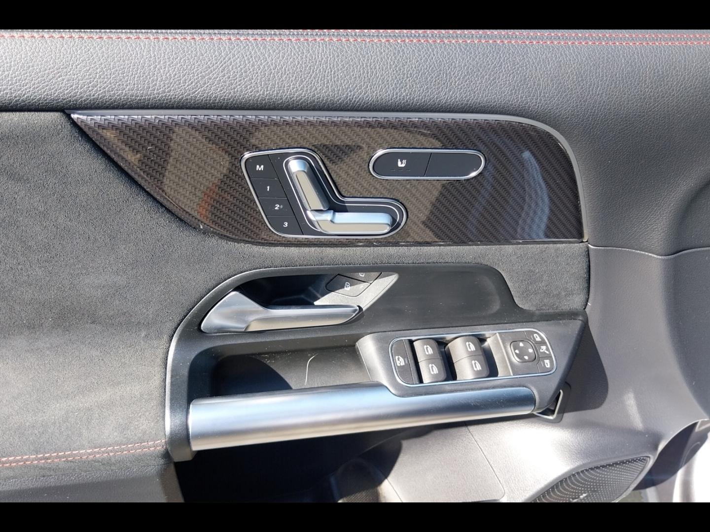 Image MERCEDES-BENZ GLA 200 d 150ch AMG Line 8G-DCT