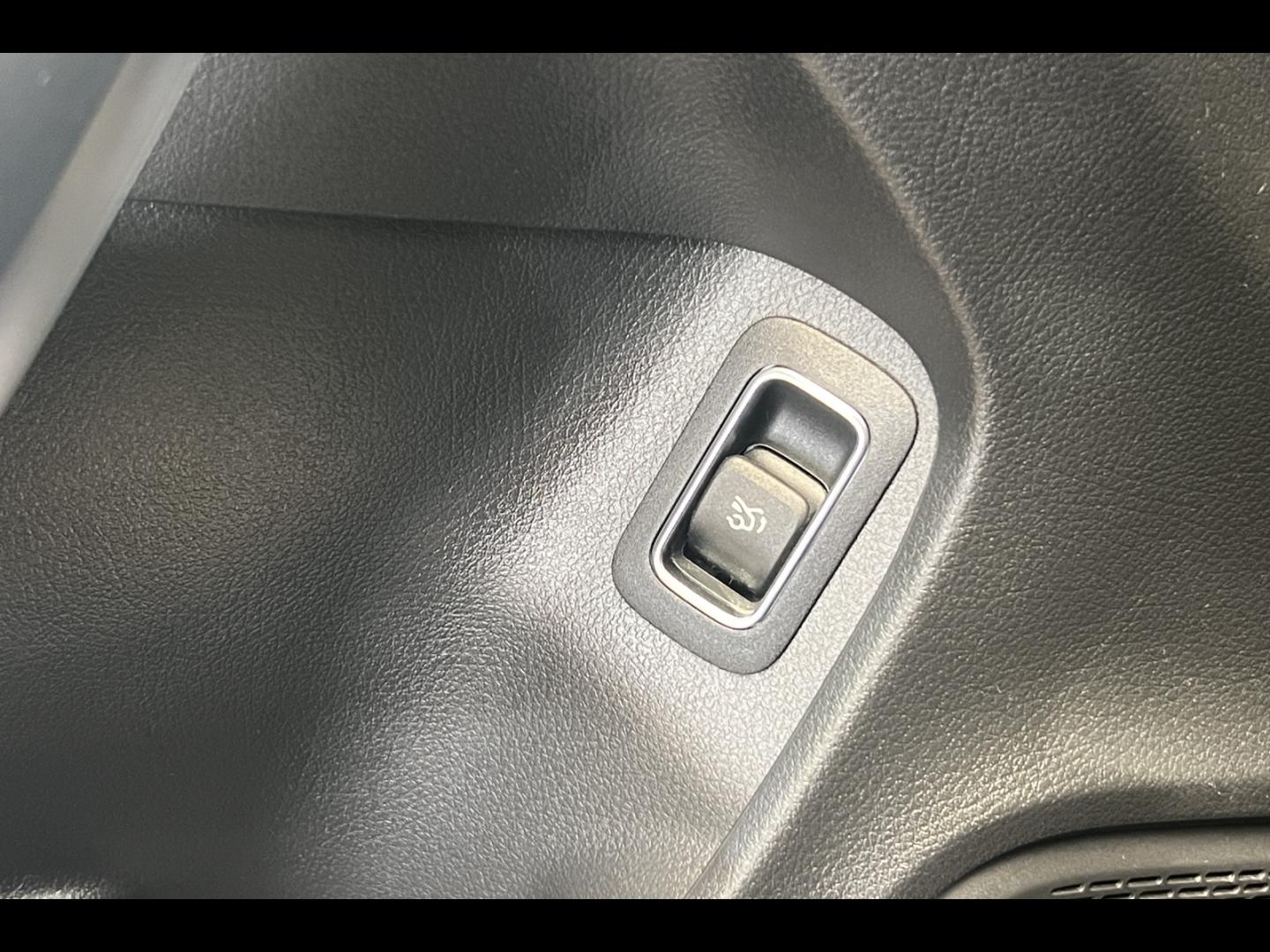 Image MERCEDES-BENZ CLA 200 163ch AMG Line 7G-DCT 9cv