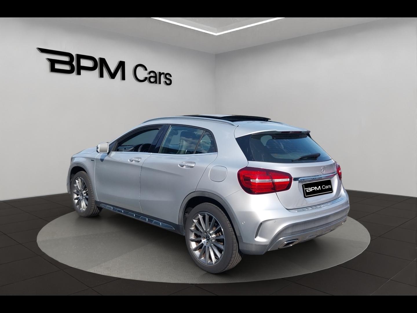 Image MERCEDES-BENZ GLA 200 d 136ch Starlight Edition 7G-DCT Euro6c