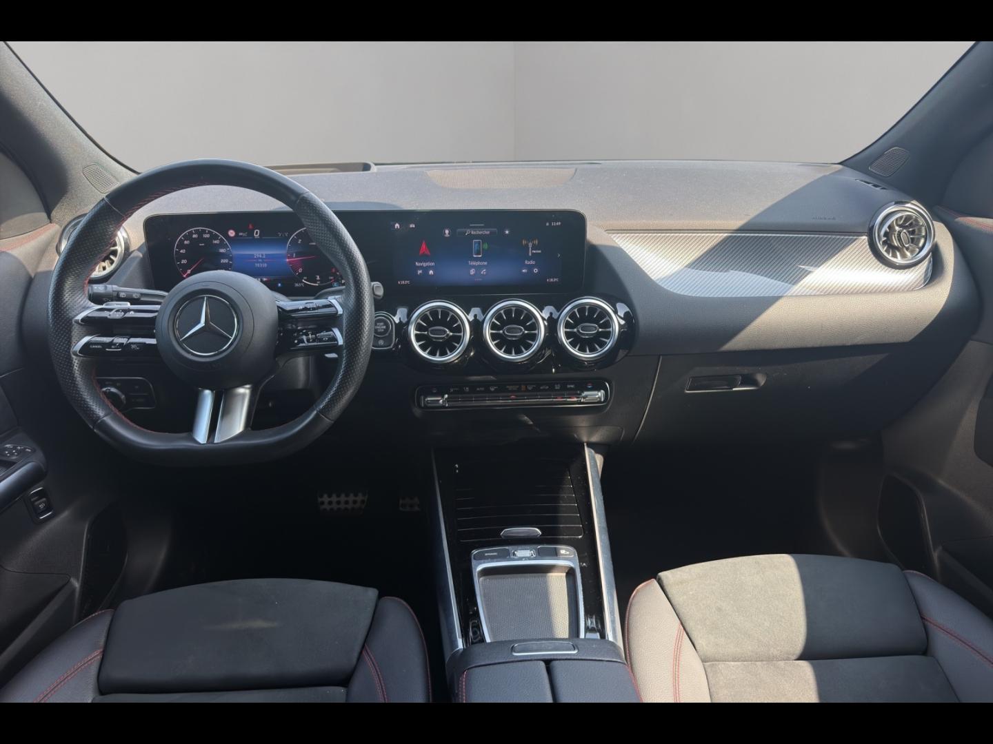 Image MERCEDES-BENZ GLA 220 d 190ch AMG Line 8G-DCT 4Matic