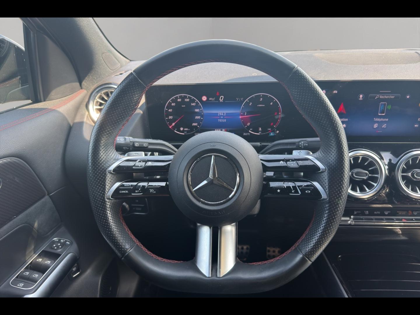 Image MERCEDES-BENZ GLA 220 d 190ch AMG Line 8G-DCT 4Matic