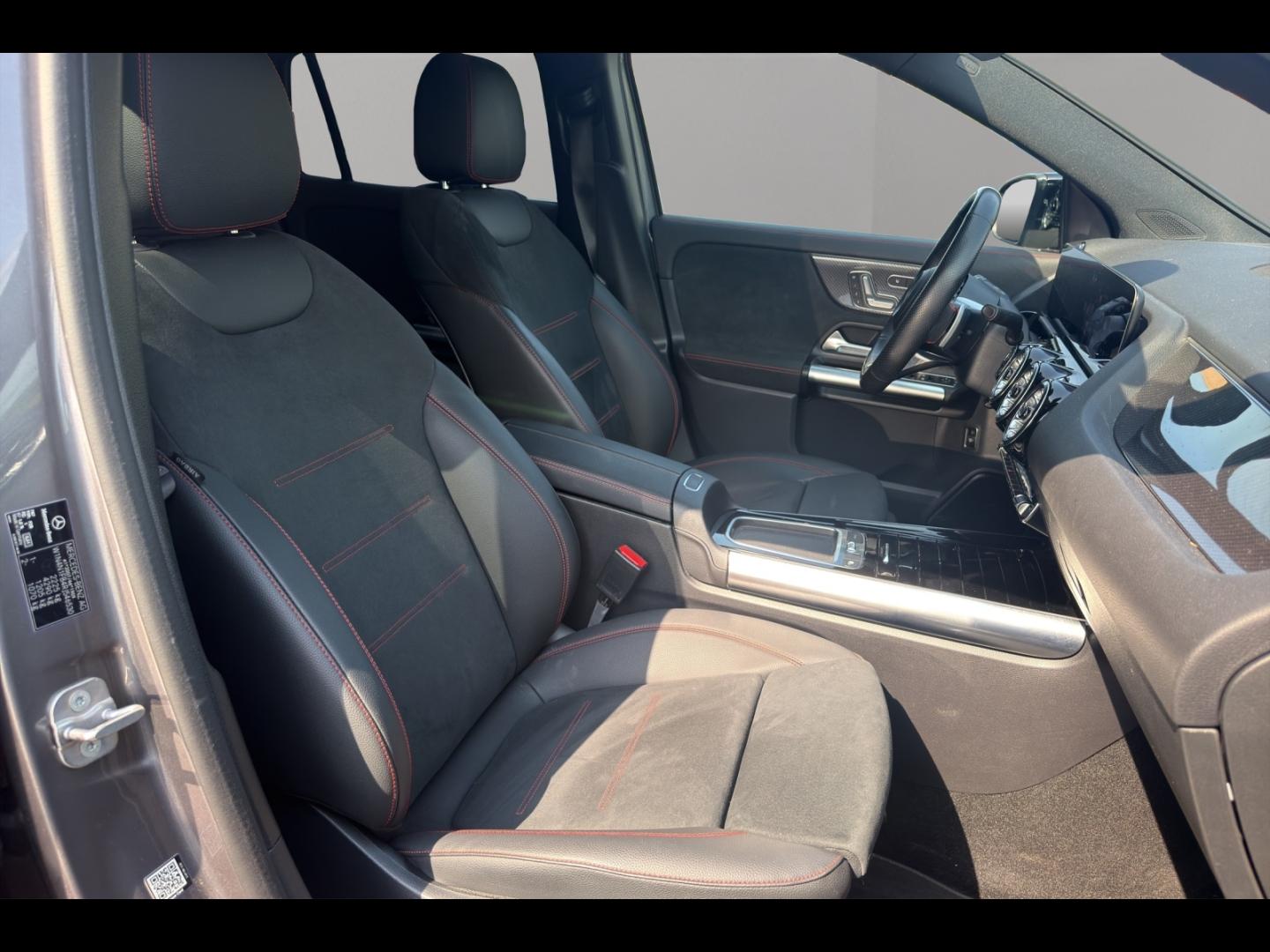 Image MERCEDES-BENZ GLA 220 d 190ch AMG Line 8G-DCT 4Matic