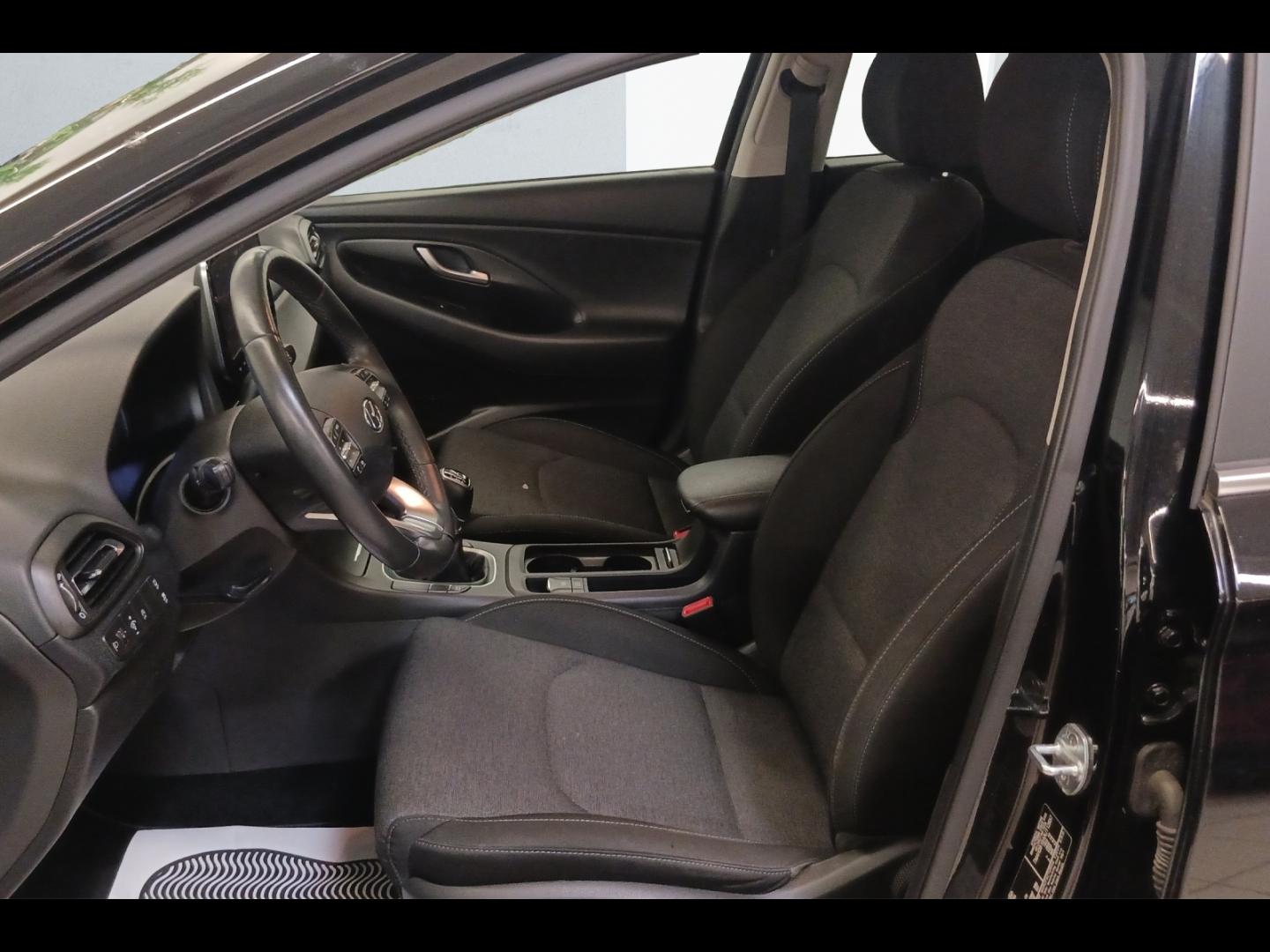 Image HYUNDAI i30 SW 1.0 T-GDi 120ch Hybrid 48V Creative