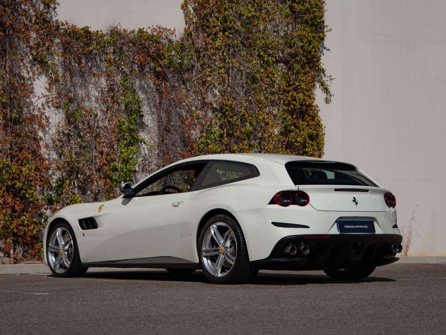 Image FERRARI GTC4 LUSSO V12 Atmosphérique 6.3