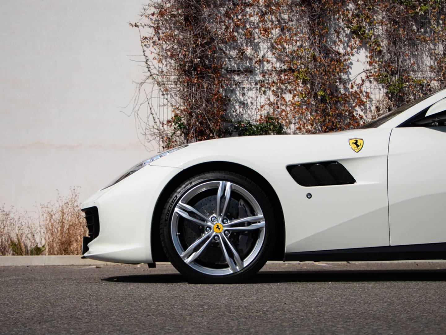 Image FERRARI GTC4 LUSSO V12 Atmosphérique 6.3