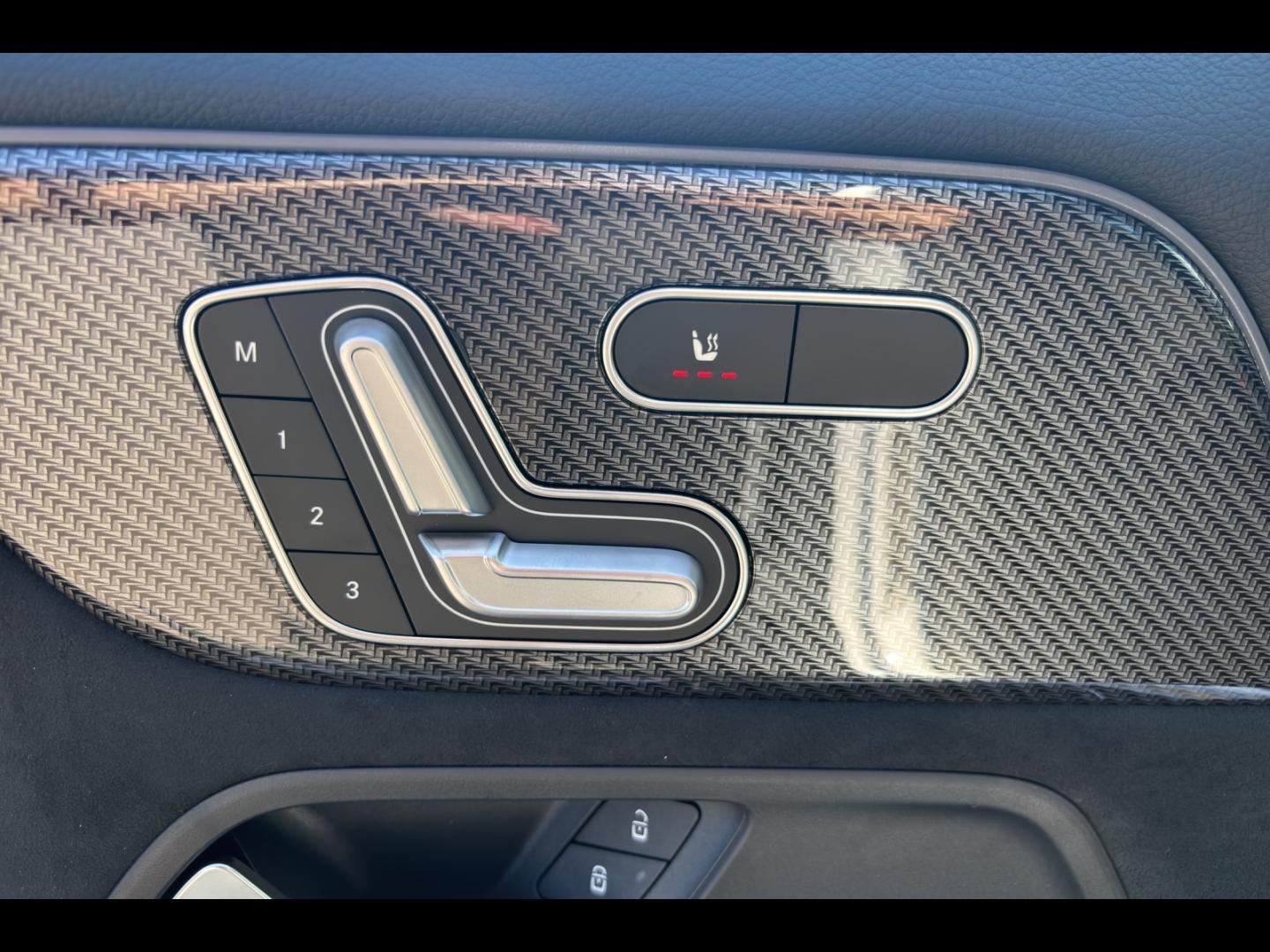 Image MERCEDES-BENZ GLA 250 e hybride rechargeable 218ch Edition 140 8G-DCT