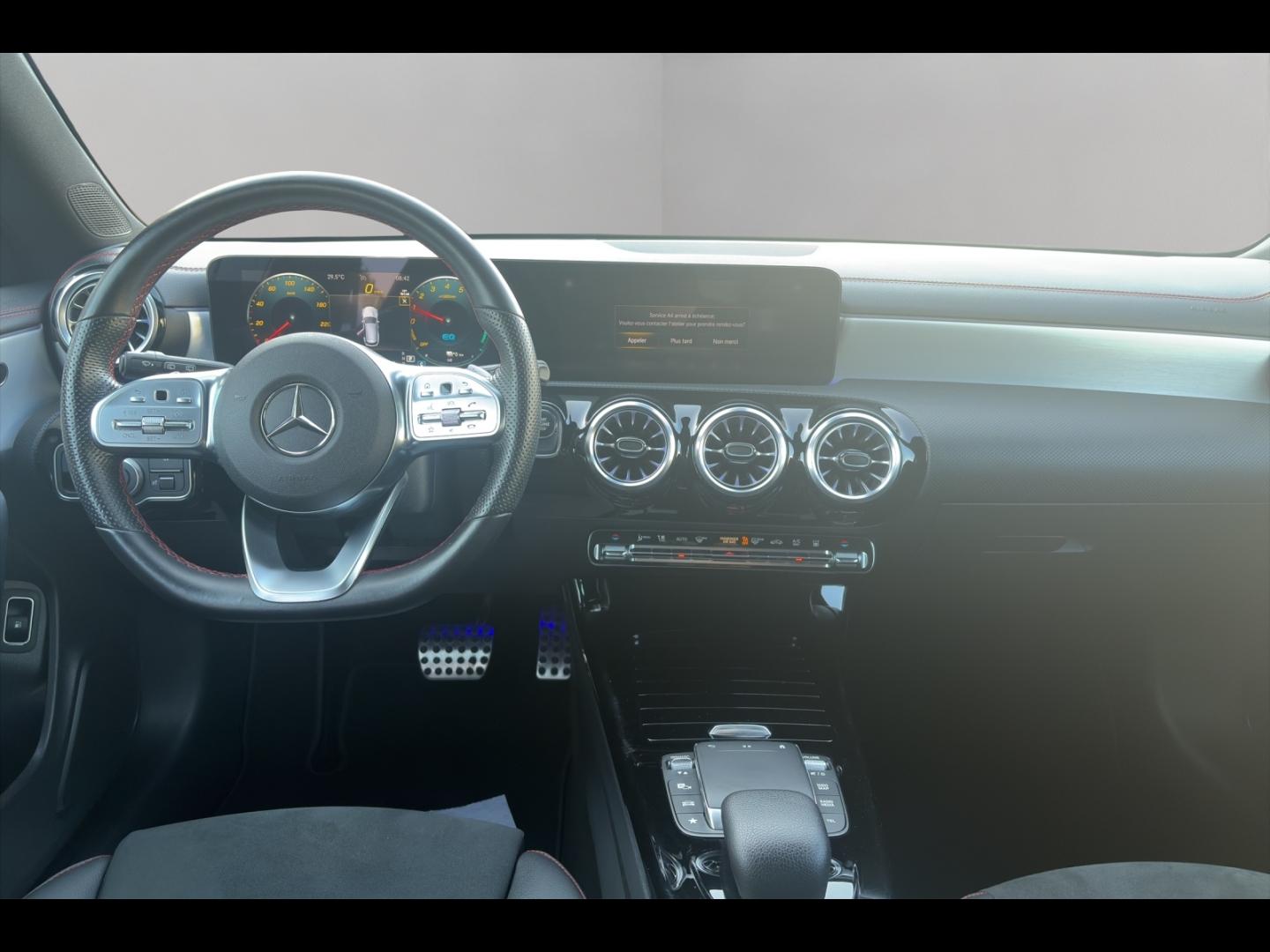 Image MERCEDES-BENZ CLA Shooting Brake 250 e 218ch AMG Line 8G-DCT