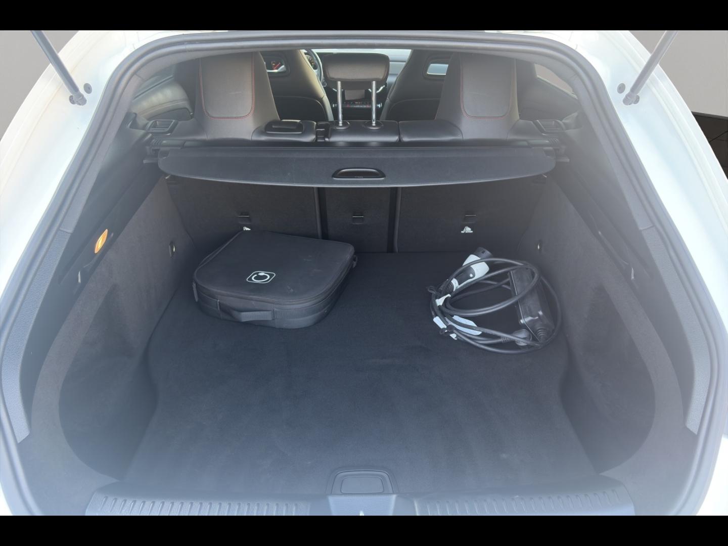 Image MERCEDES-BENZ CLA Shooting Brake 250 e 218ch AMG Line 8G-DCT