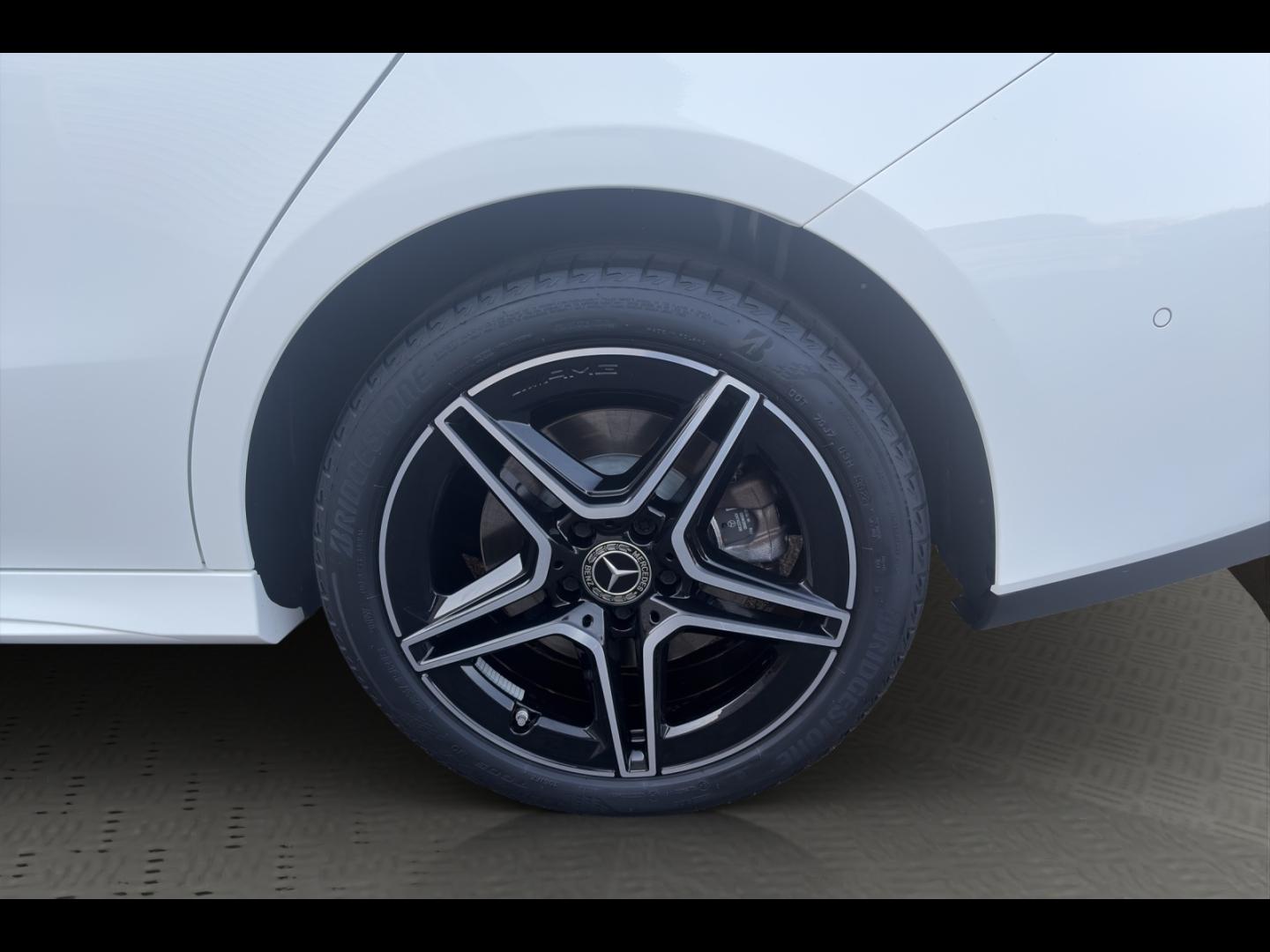 Image MERCEDES-BENZ CLA Shooting Brake 250 e 218ch AMG Line 8G-DCT