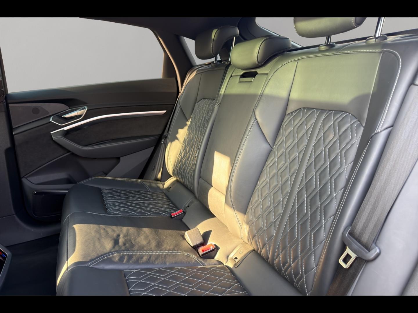 Image AUDI e-tron Sportback 55 408ch S Line e-quattro