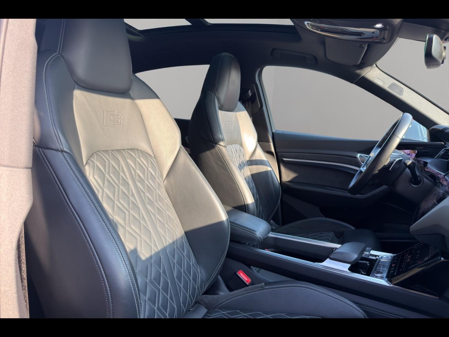 Image AUDI e-tron Sportback 55 408ch S Line e-quattro