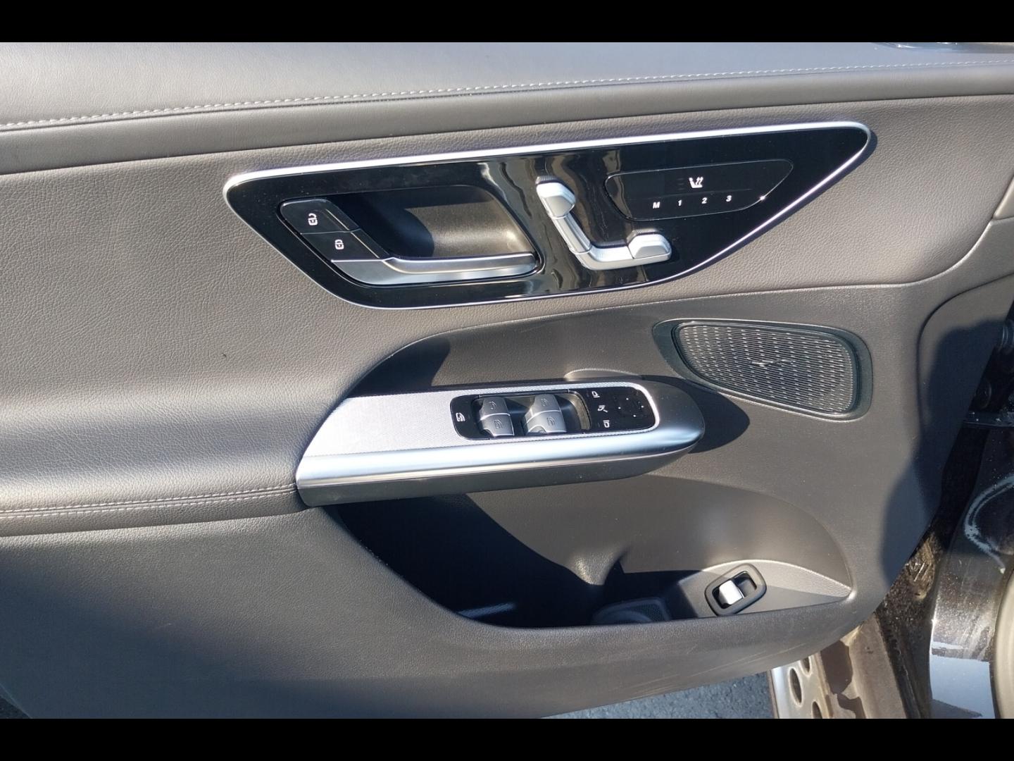 Image MERCEDES-BENZ GLC 220 d 197ch AMG Line 4Matic 9G-Tronic
