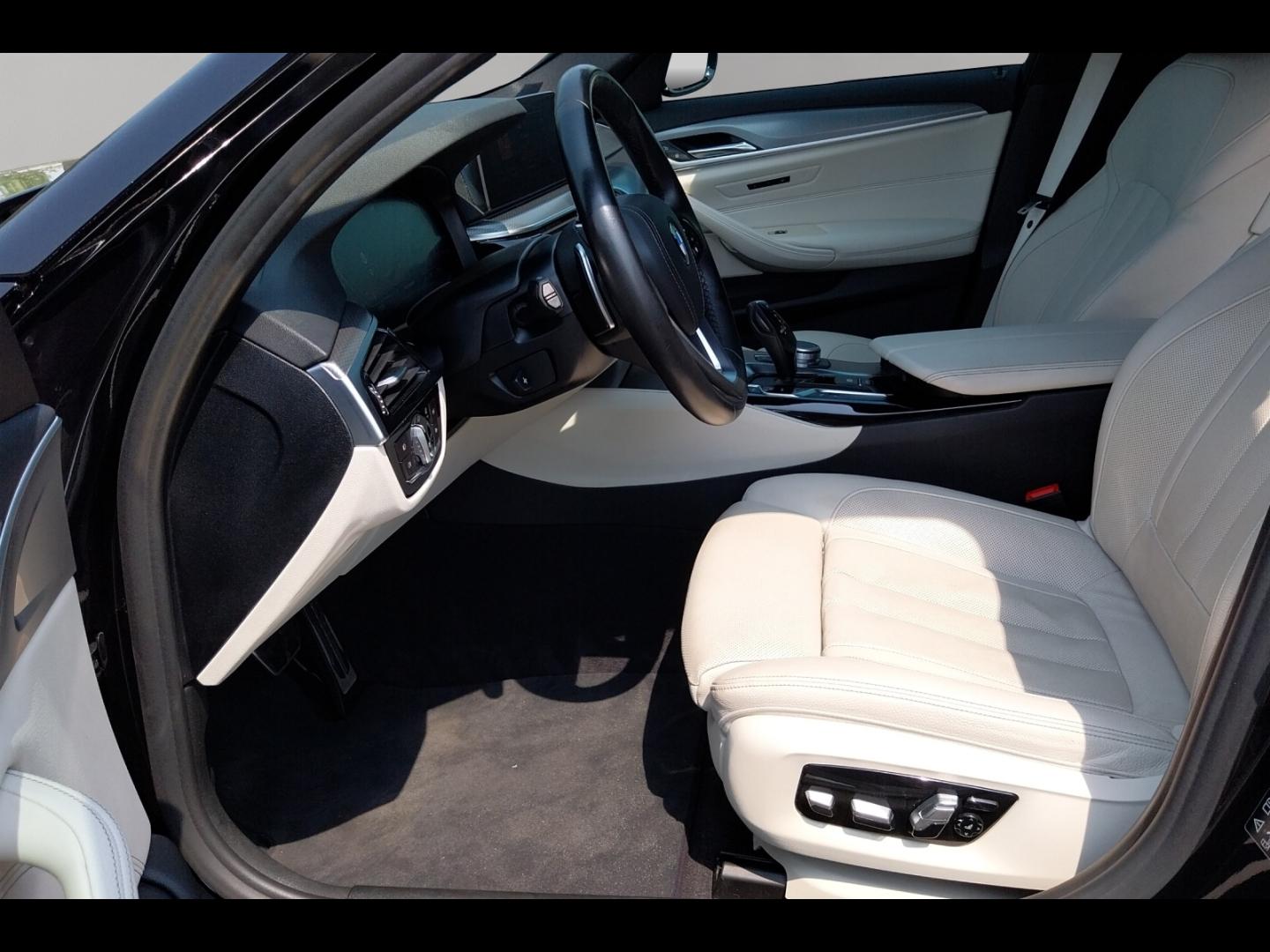 Image BMW Série 5 530dA xDrive 265ch M Sport Steptronic Euro6d-T