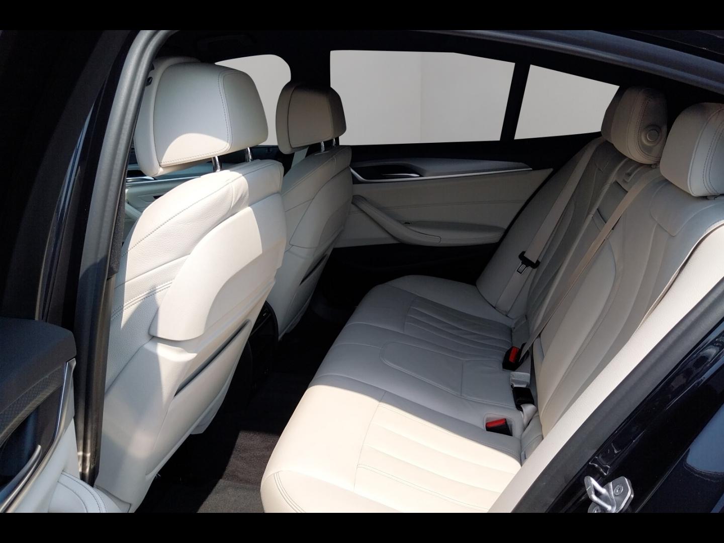 Image BMW Série 5 530dA xDrive 265ch M Sport Steptronic Euro6d-T