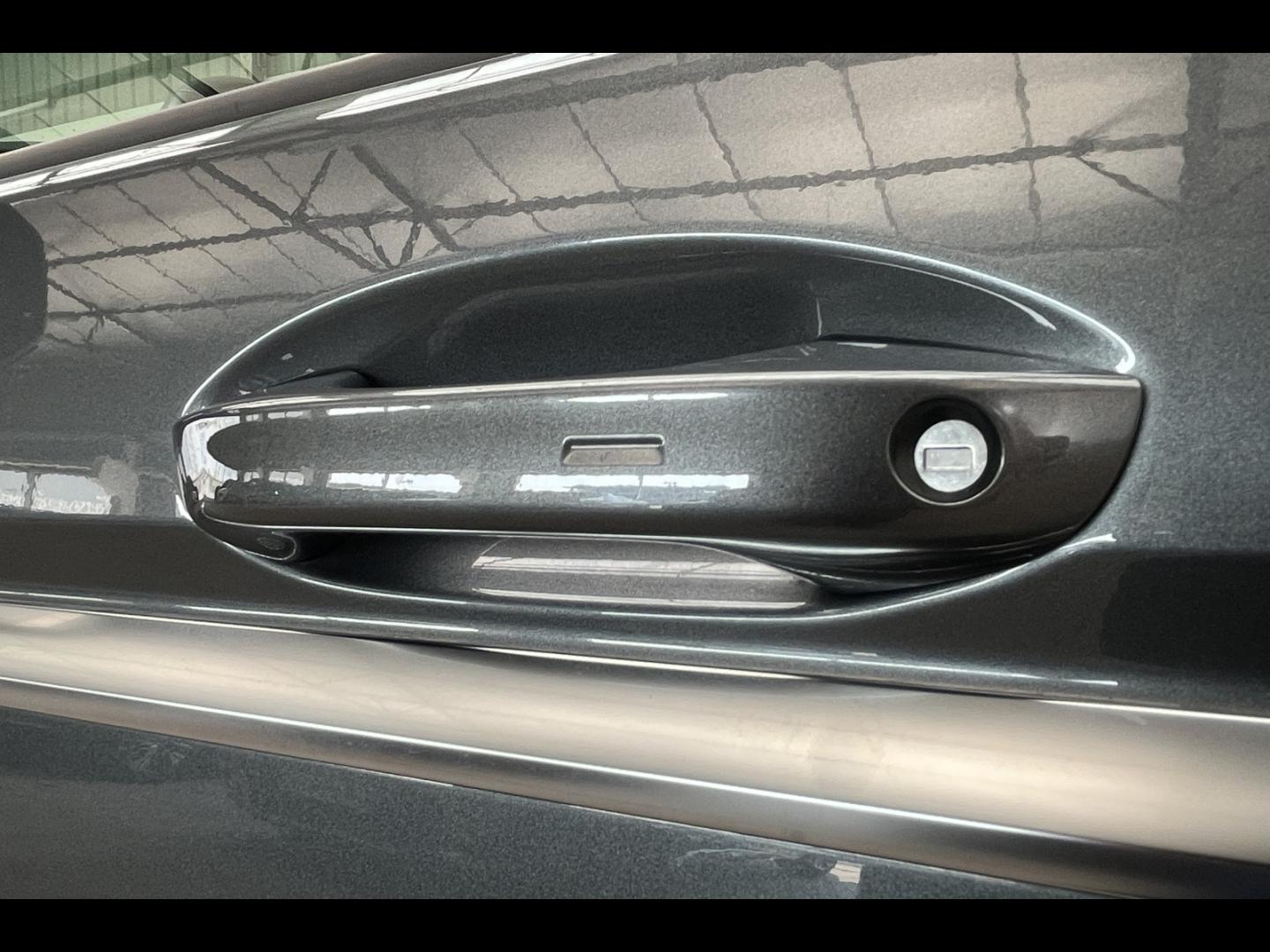 Image VOLKSWAGEN Multivan 1.4 eHybrid 218ch Style Court DSG6