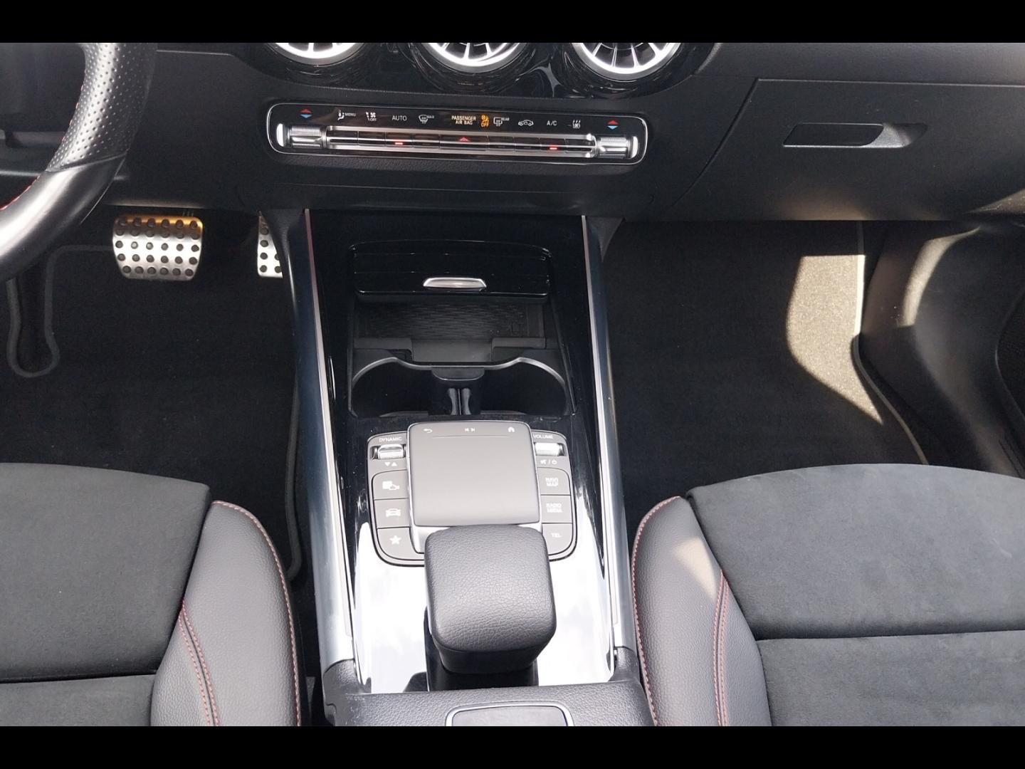 Image MERCEDES-BENZ EQA 350 292ch AMG Line 4MATIC