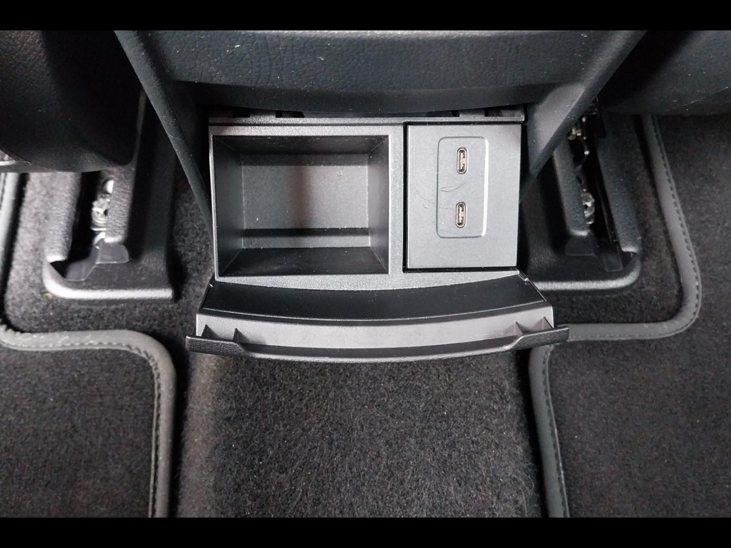 Image MERCEDES-BENZ EQA 350 292ch AMG Line 4MATIC
