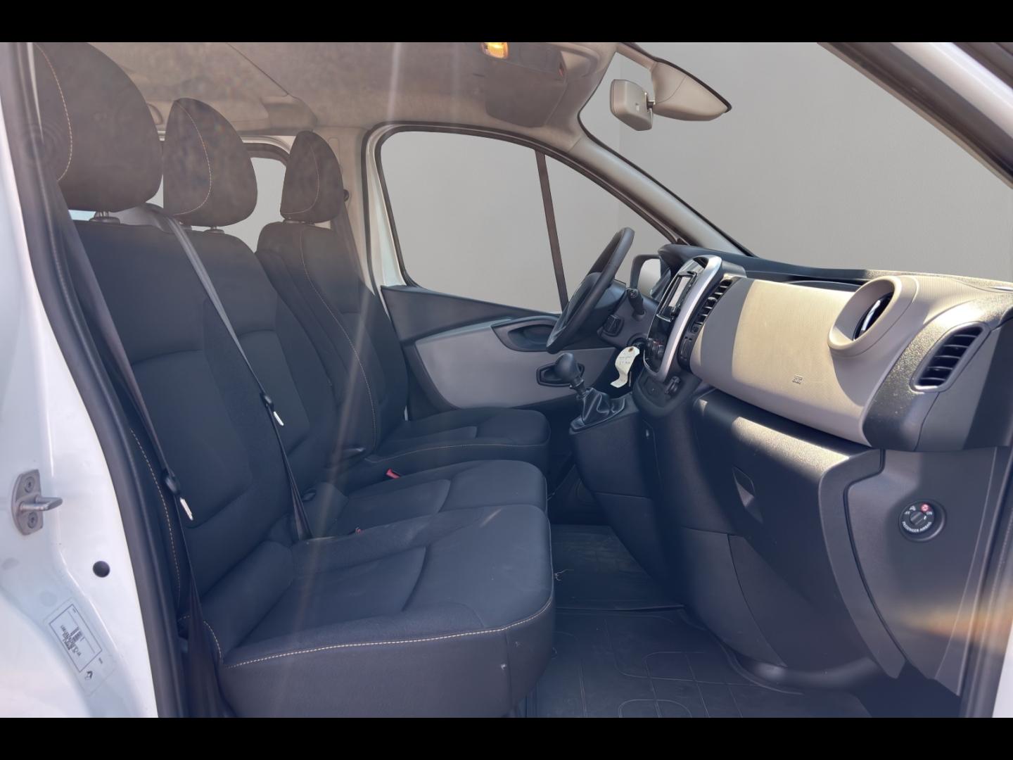 Image RENAULT Trafic Combi L1 1.6 dCi 120ch Zen 9 places Euro6d-T