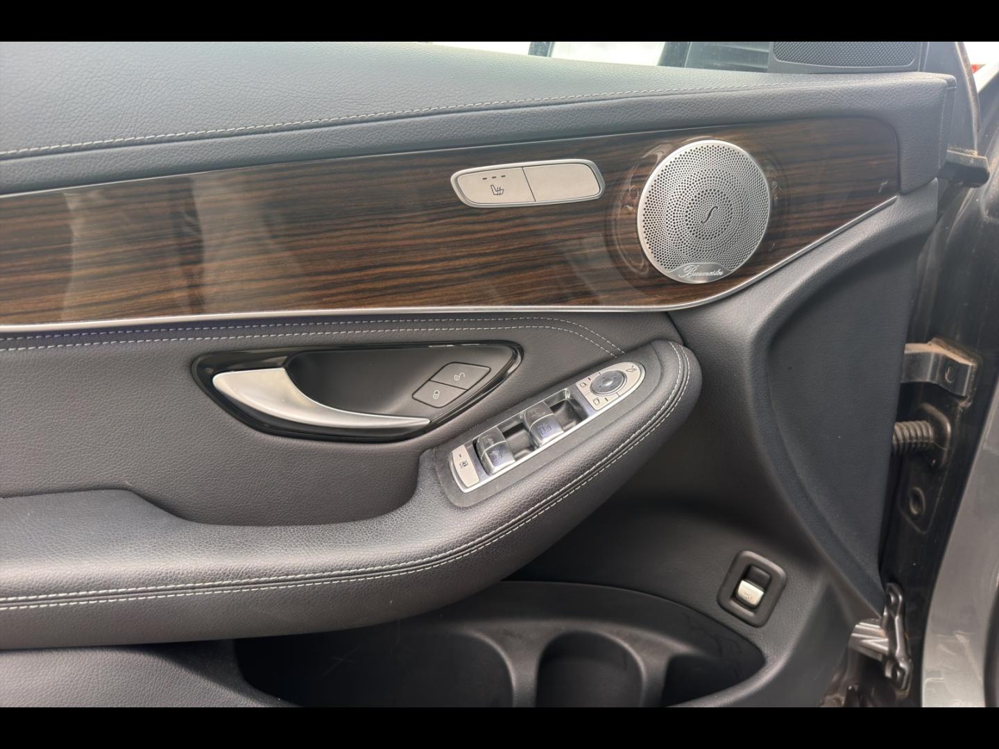 Image MERCEDES-BENZ GLC 220 d 194ch Avantgarde Line 4Matic 9G-Tronic