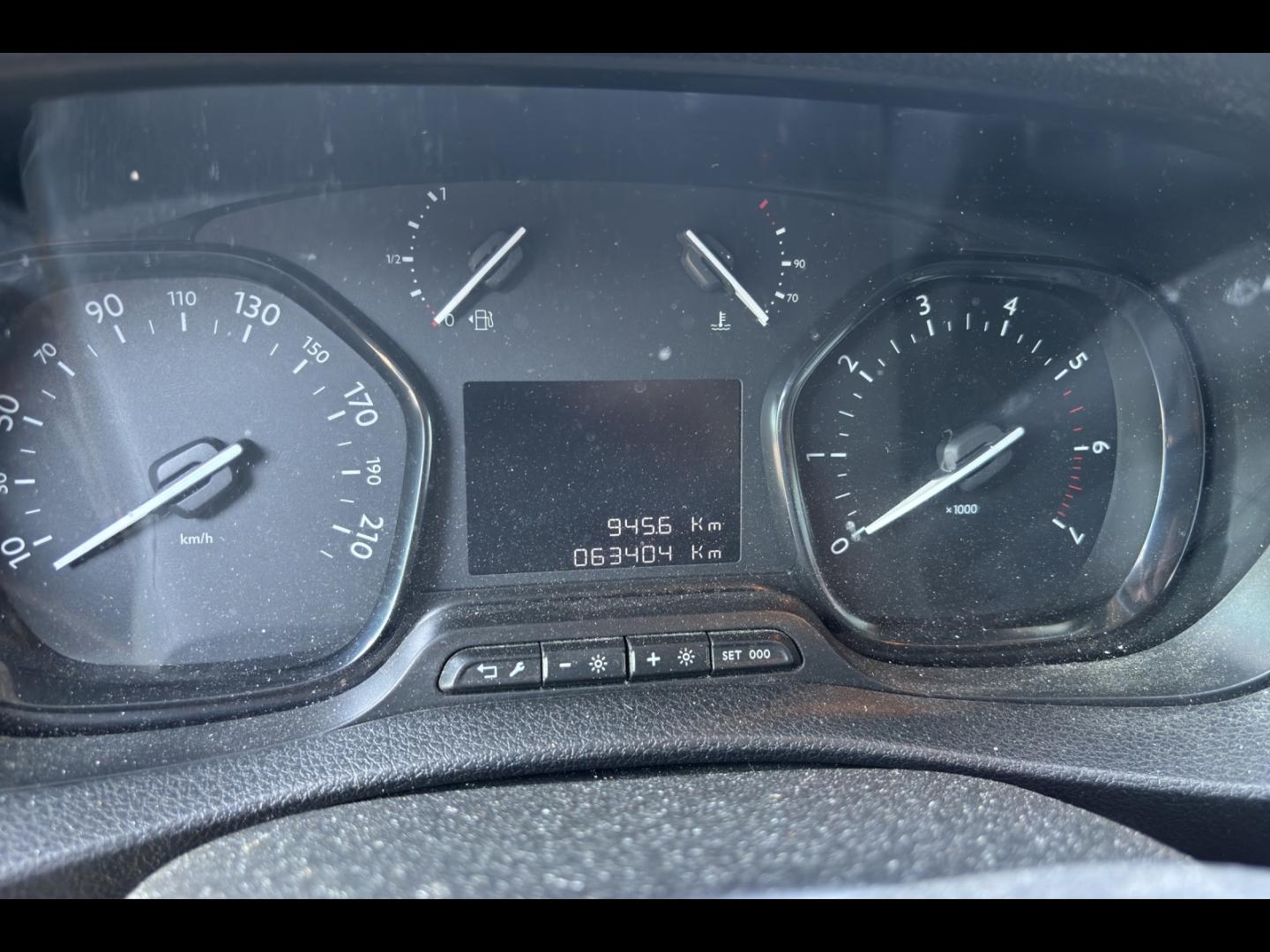 Image PEUGEOT Expert Fg M 2.0 BlueHDi 145ch S&S Pack Premium Connect EAT8