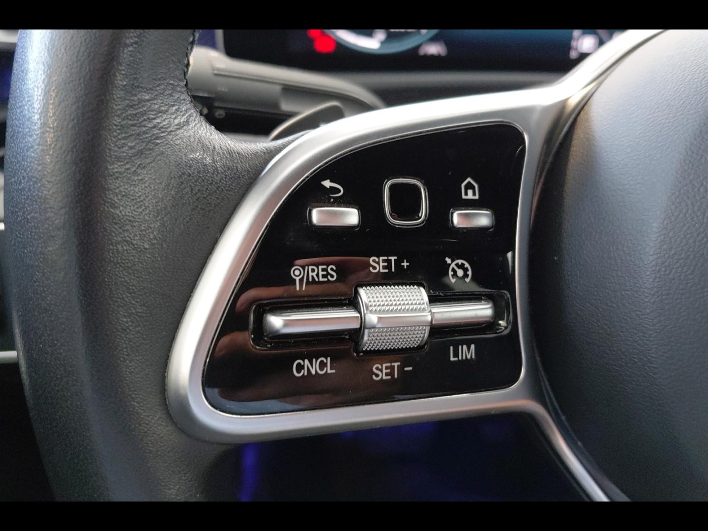 Image MERCEDES-BENZ CLA 180 136ch Progressive Line 7G-DCT