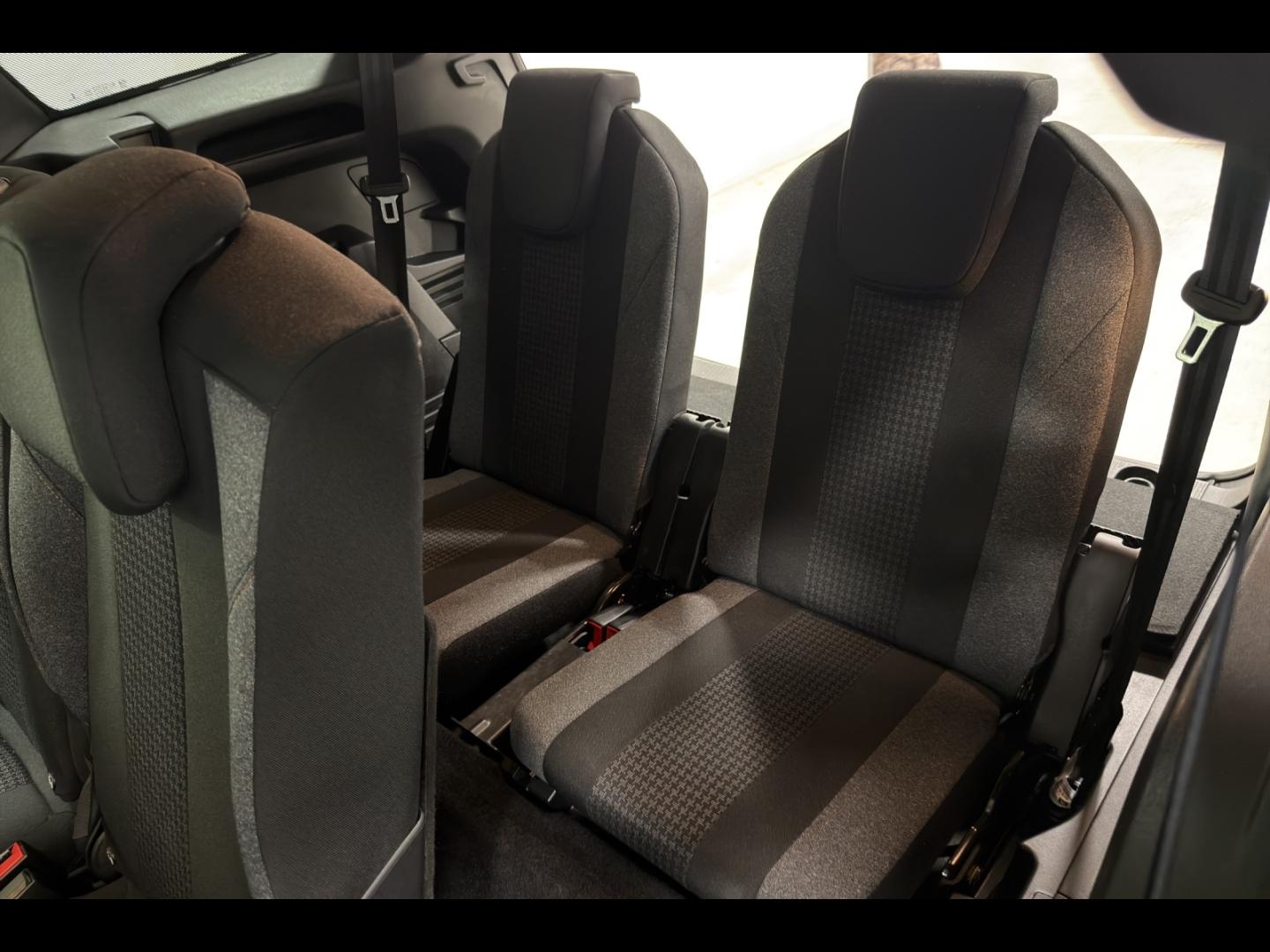 Image PEUGEOT 5008 1.2 PureTech 130ch S&S Active Business EAT8