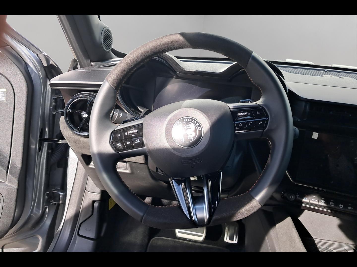 Image ALFA ROMEO Junior 1.2 Ibrida 145ch Intensa e-DCT6