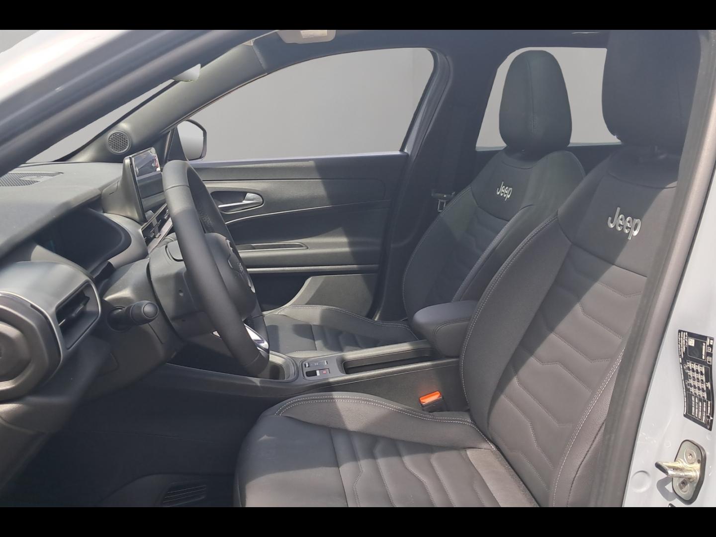 Image JEEP Avenger Electrique 156ch 115kW Black Edition