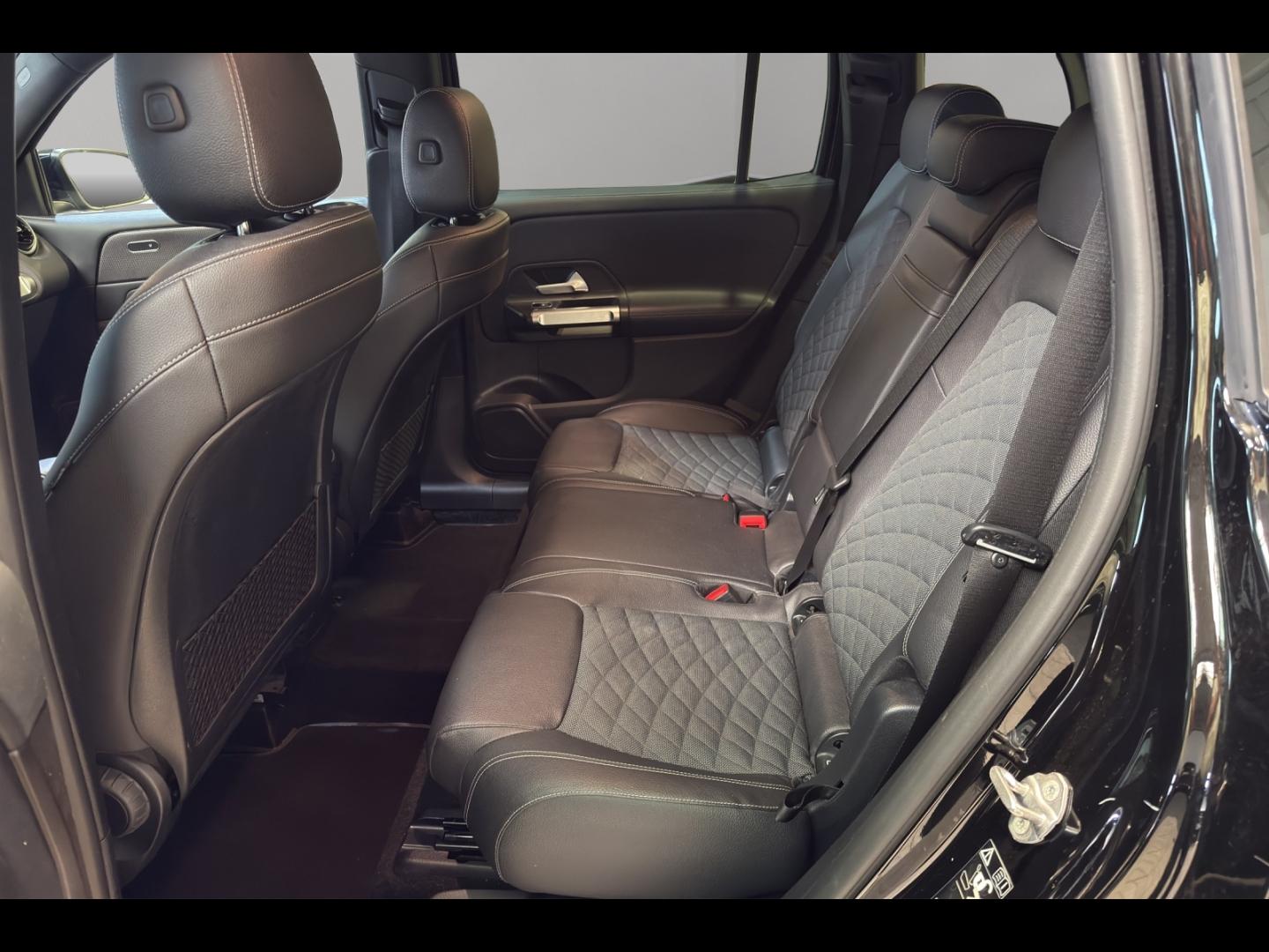 Image MERCEDES-BENZ GLB 200d 150ch Progressive Line launch Edition 8G-DCT 122g
