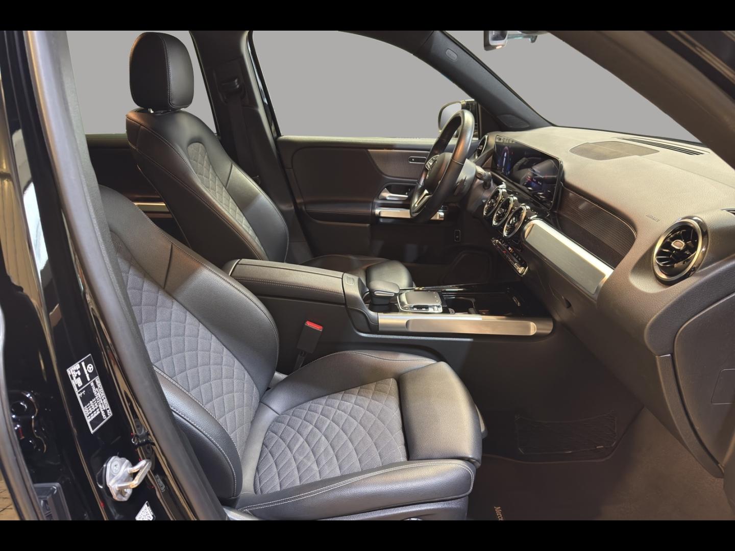 Image MERCEDES-BENZ GLB 200d 150ch Progressive Line launch Edition 8G-DCT 122g