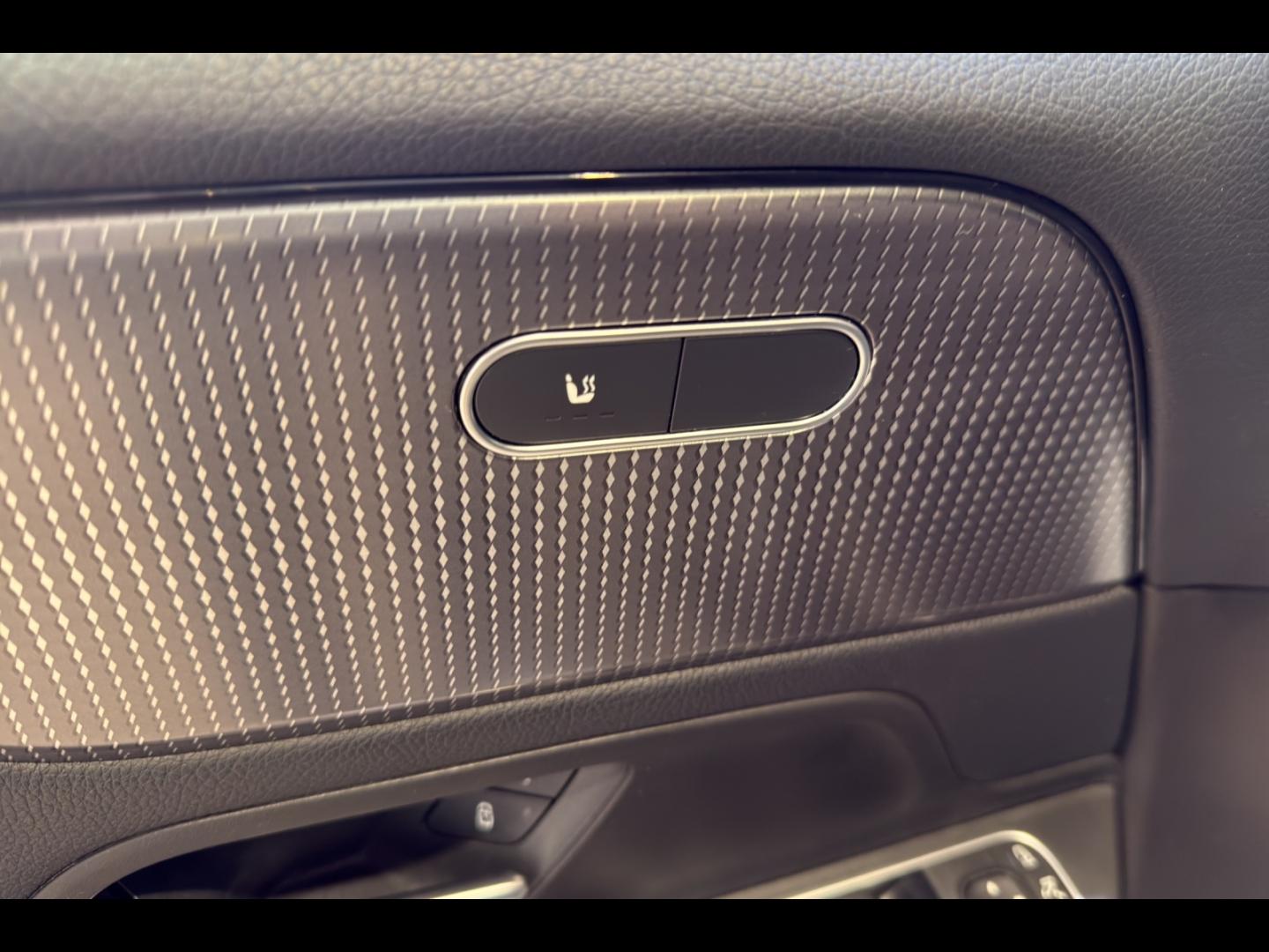 Image MERCEDES-BENZ GLB 200d 150ch Progressive Line launch Edition 8G-DCT 122g