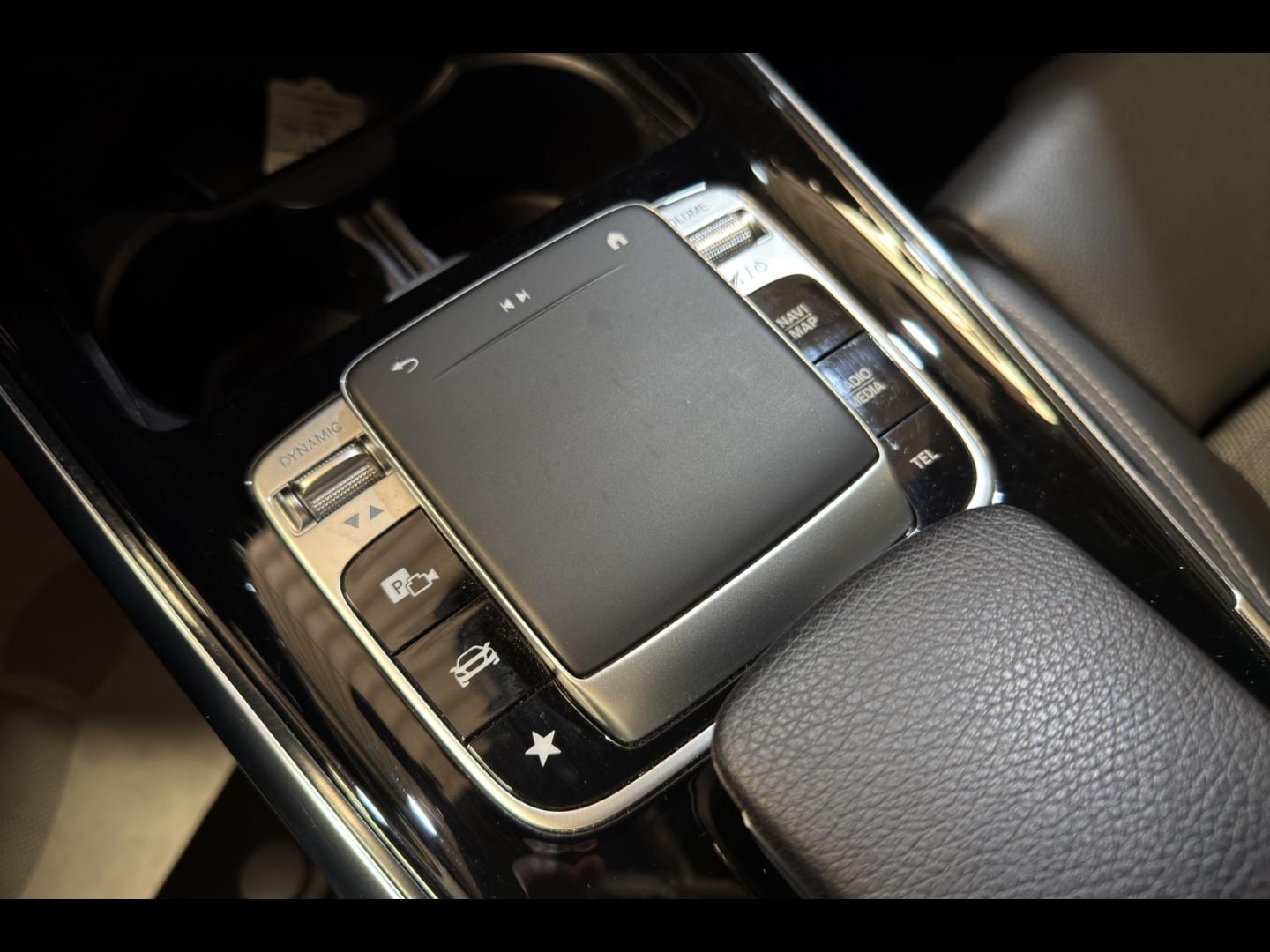 Image MERCEDES-BENZ GLB 200d 150ch Progressive Line launch Edition 8G-DCT 122g