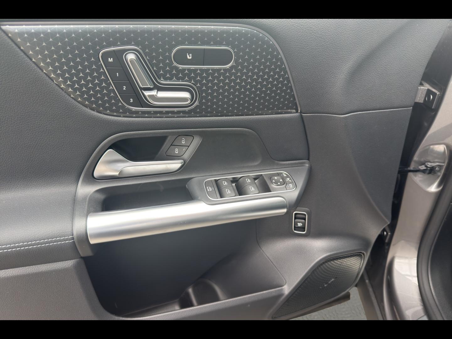 Image MERCEDES-BENZ EQA 250+ 190ch Business Edition