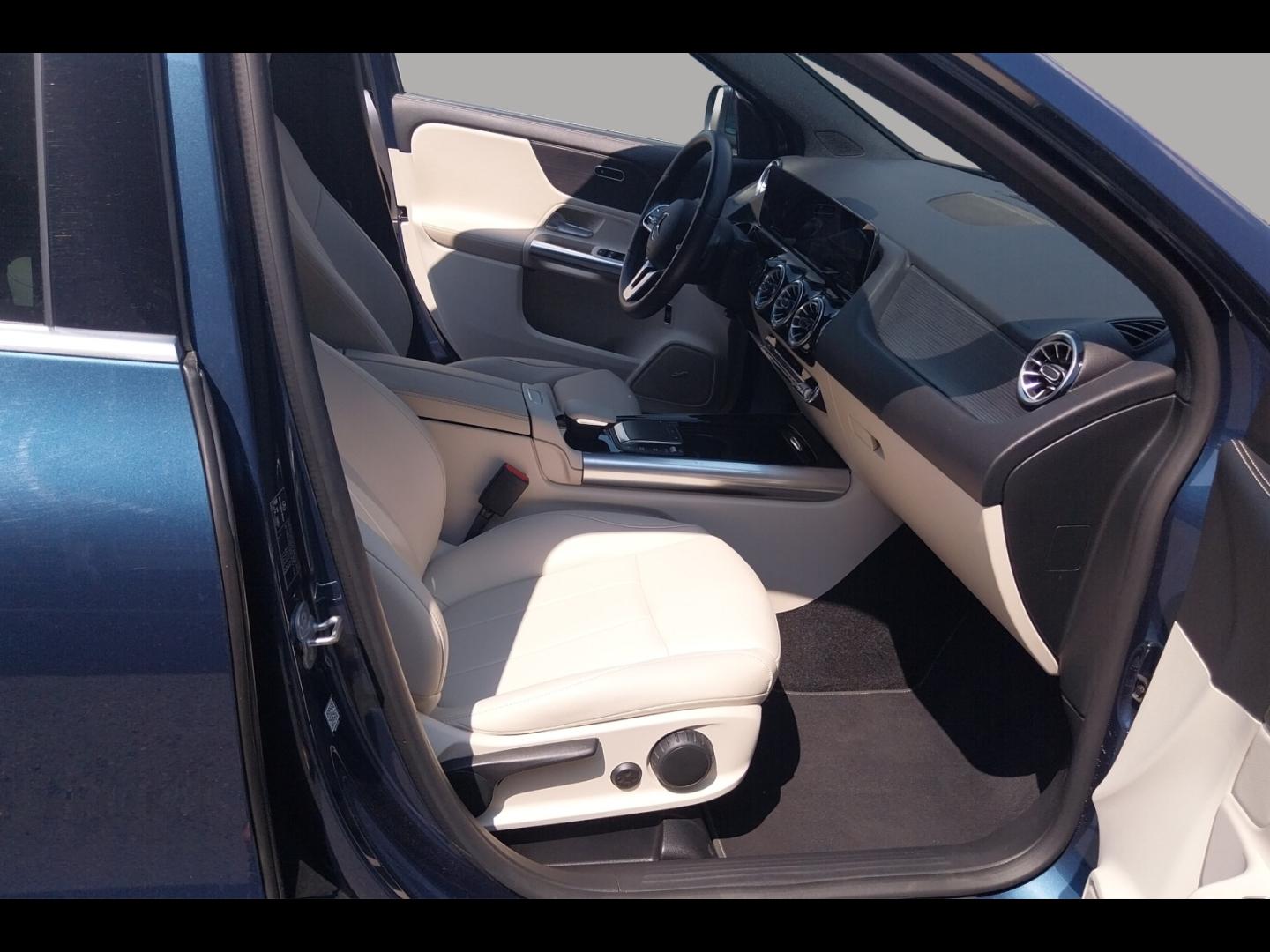 Image MERCEDES-BENZ GLA 200 d 150ch Progressive Line 8G-DCT