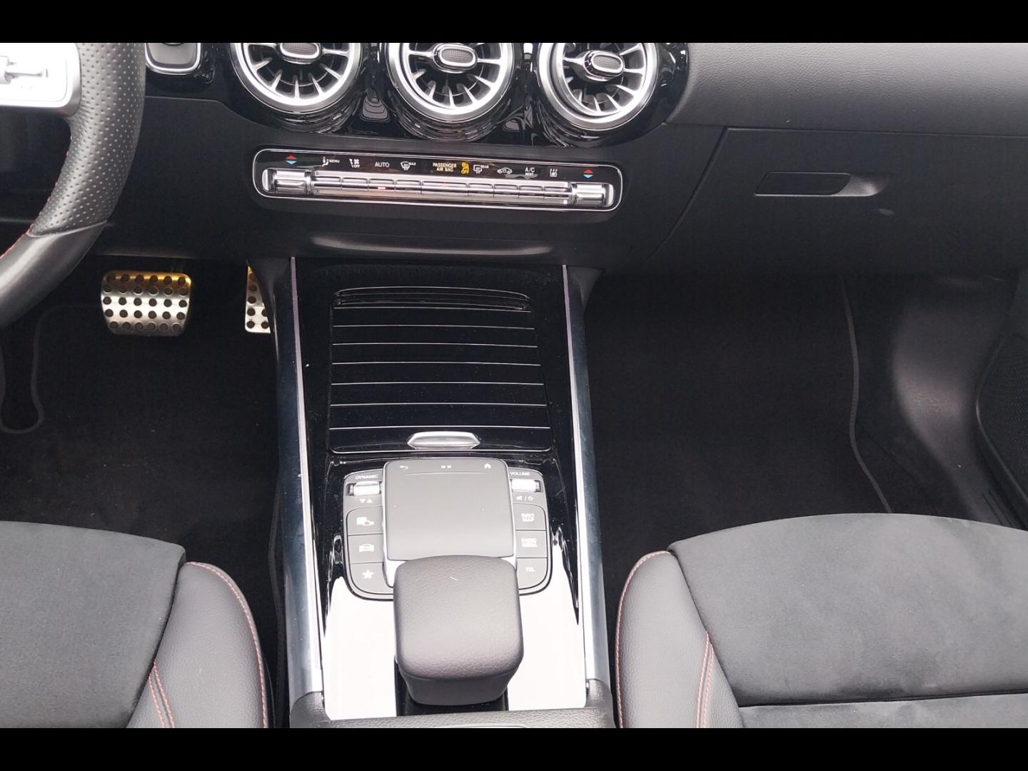 Image MERCEDES-BENZ GLA 250 e 160+102ch AMG Line 8G-DCT