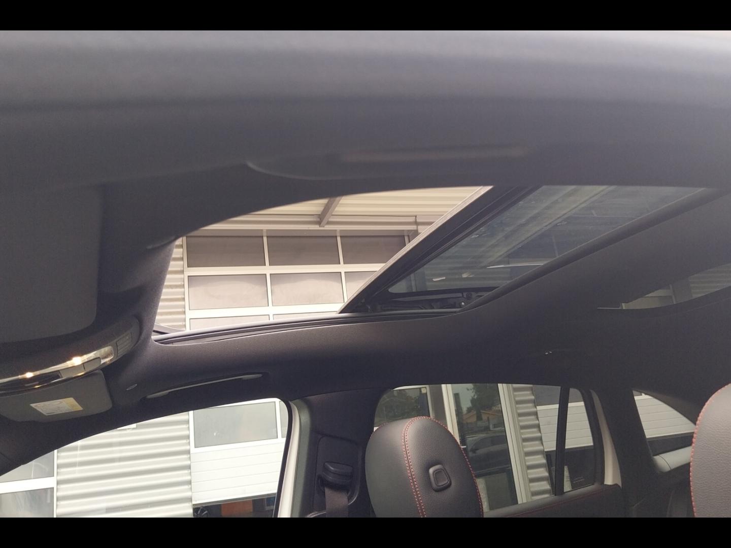 Image MERCEDES-BENZ GLA 250 e 160+102ch AMG Line 8G-DCT
