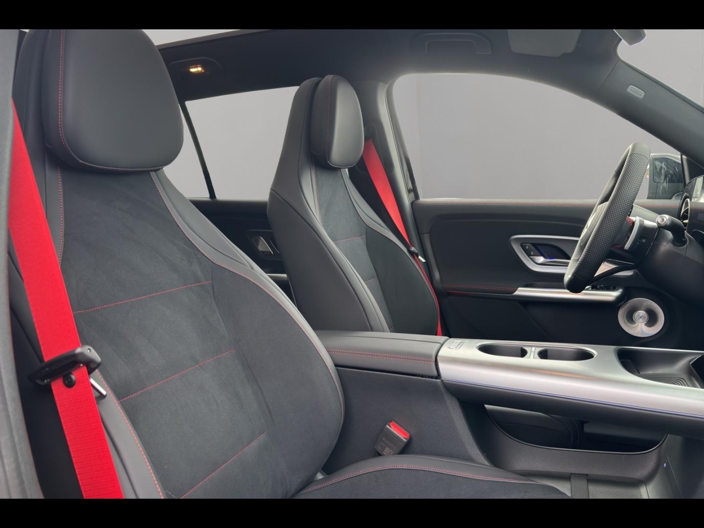 Image MERCEDES-BENZ GLB 250+ EQ 272ch AMG Line