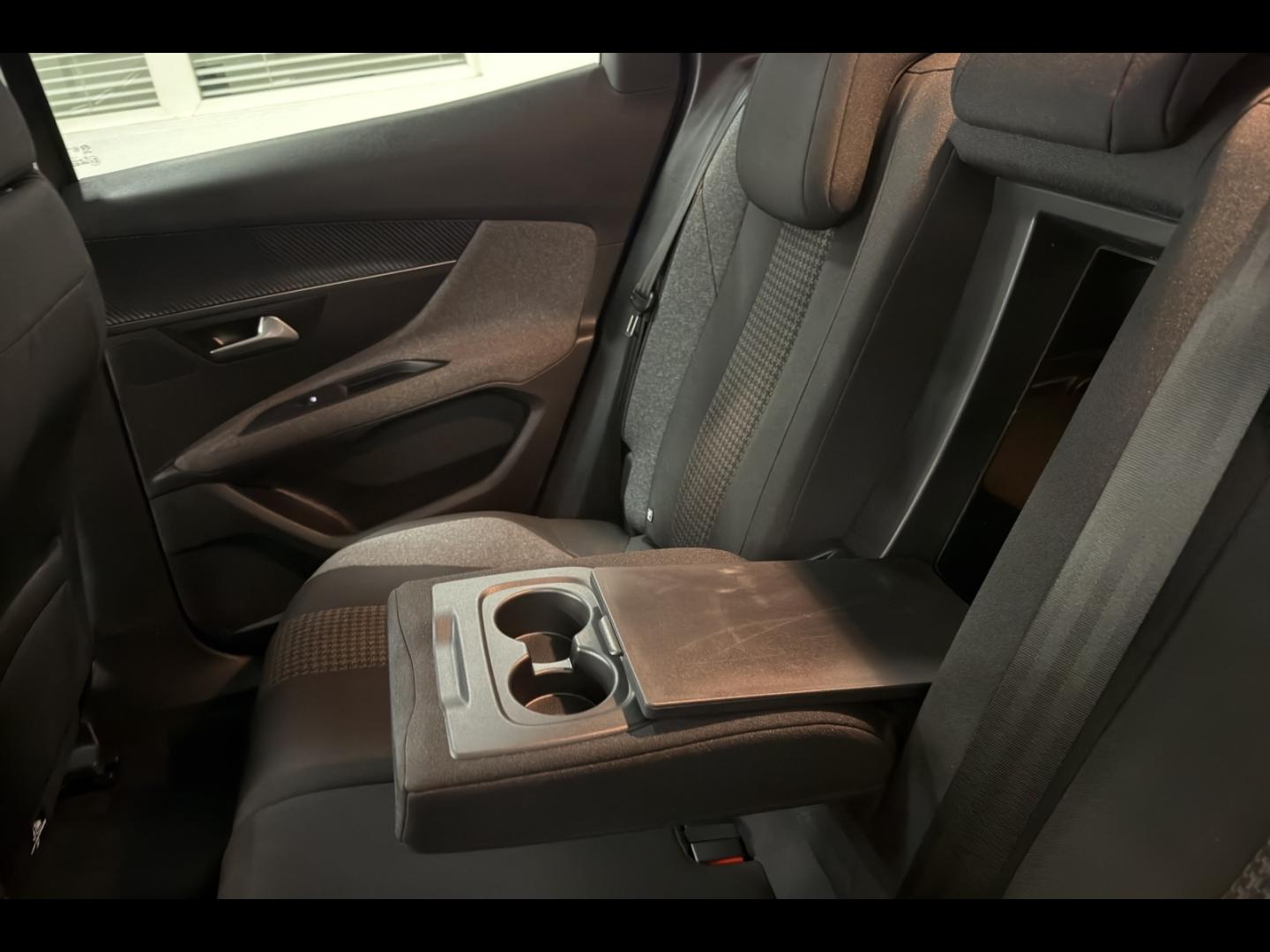 Image PEUGEOT 3008 1.2 PureTech 130ch E6.c Active Business S&S EAT8
