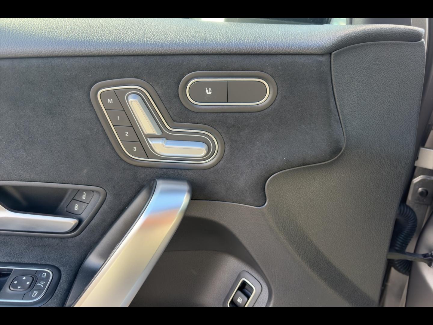 Image MERCEDES-BENZ Classe A 250 e 160+102ch AMG Line 8G-DCT 8cv