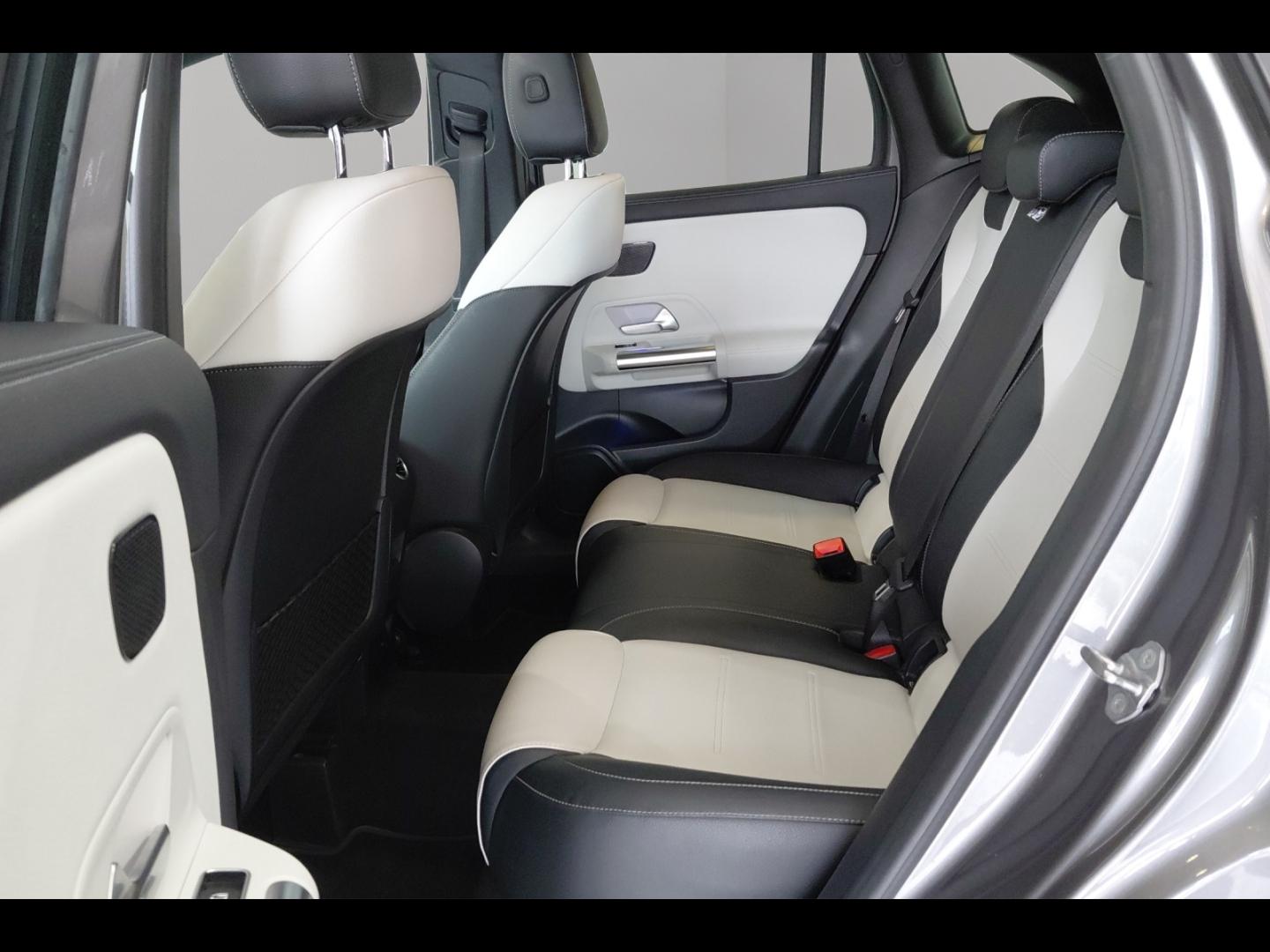 Image MERCEDES-BENZ GLA 250 e 160+102ch AMG Line 8G-DCT