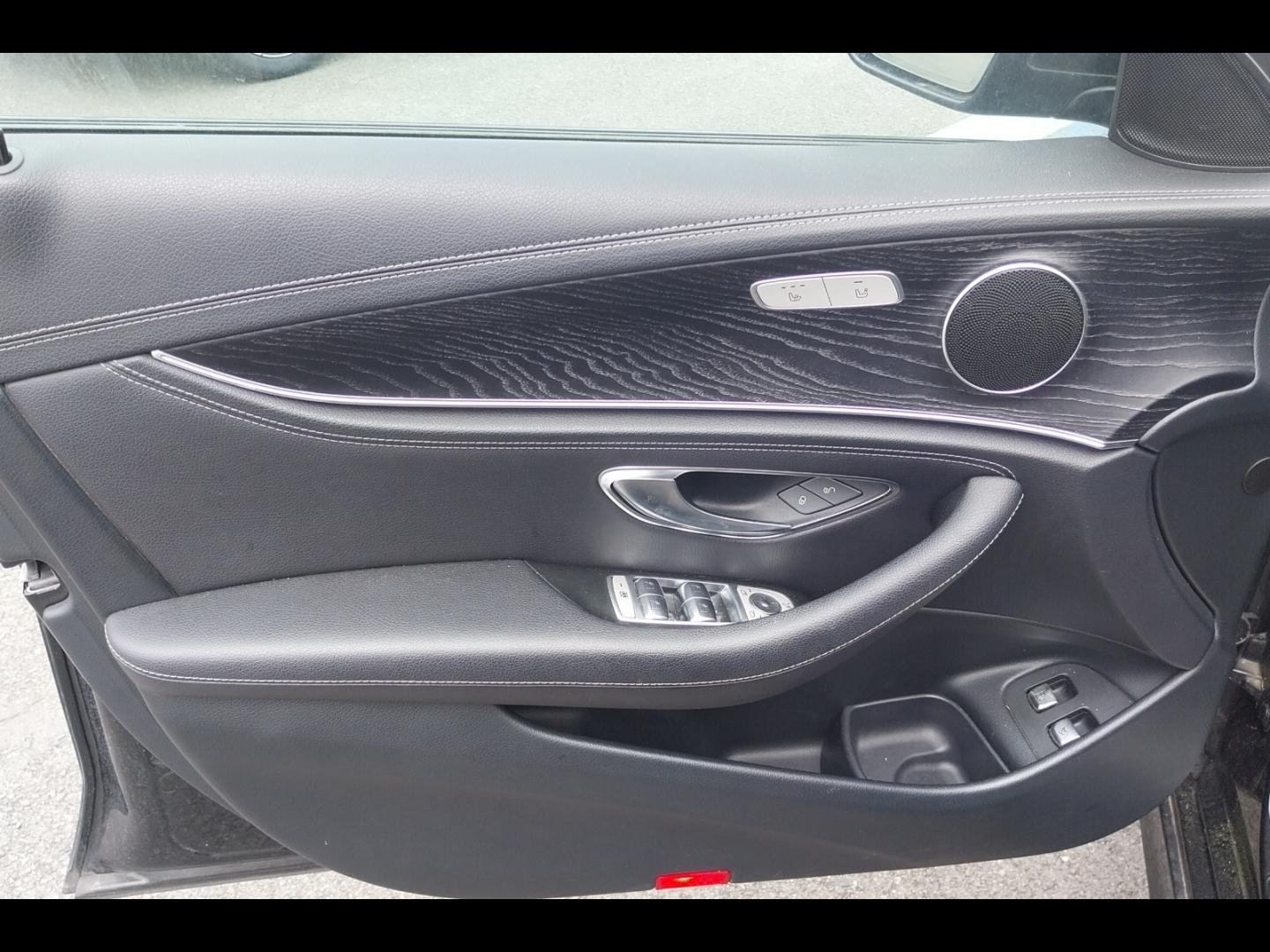 Image MERCEDES-BENZ Classe E 300 e 211+122ch AMG Line 9G-Tronic Euro6d-T-EVAP-ISC 41g