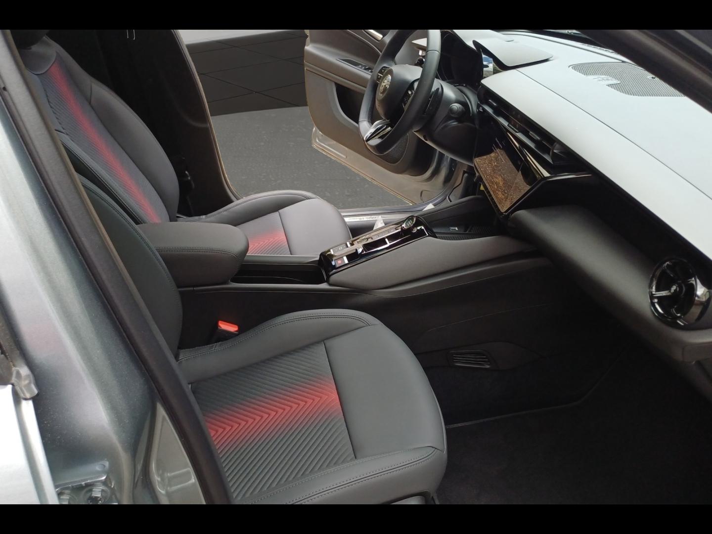 Image ALFA ROMEO Junior 1.2 Ibrida 145ch Sport Speciale e-DCT6