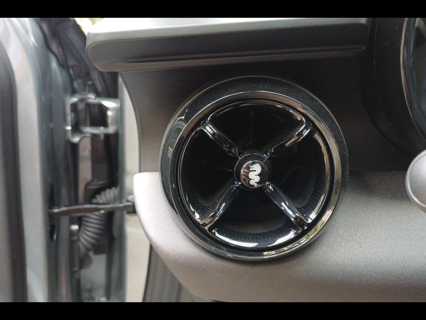 Image ALFA ROMEO Junior 1.2 Ibrida 145ch Sport Speciale e-DCT6
