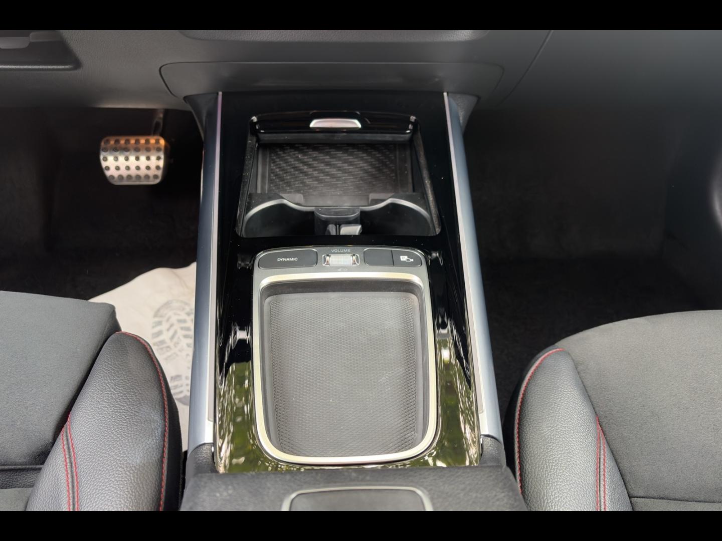Image MERCEDES-BENZ GLA 200 d 150ch AMG Line 8G-DCT