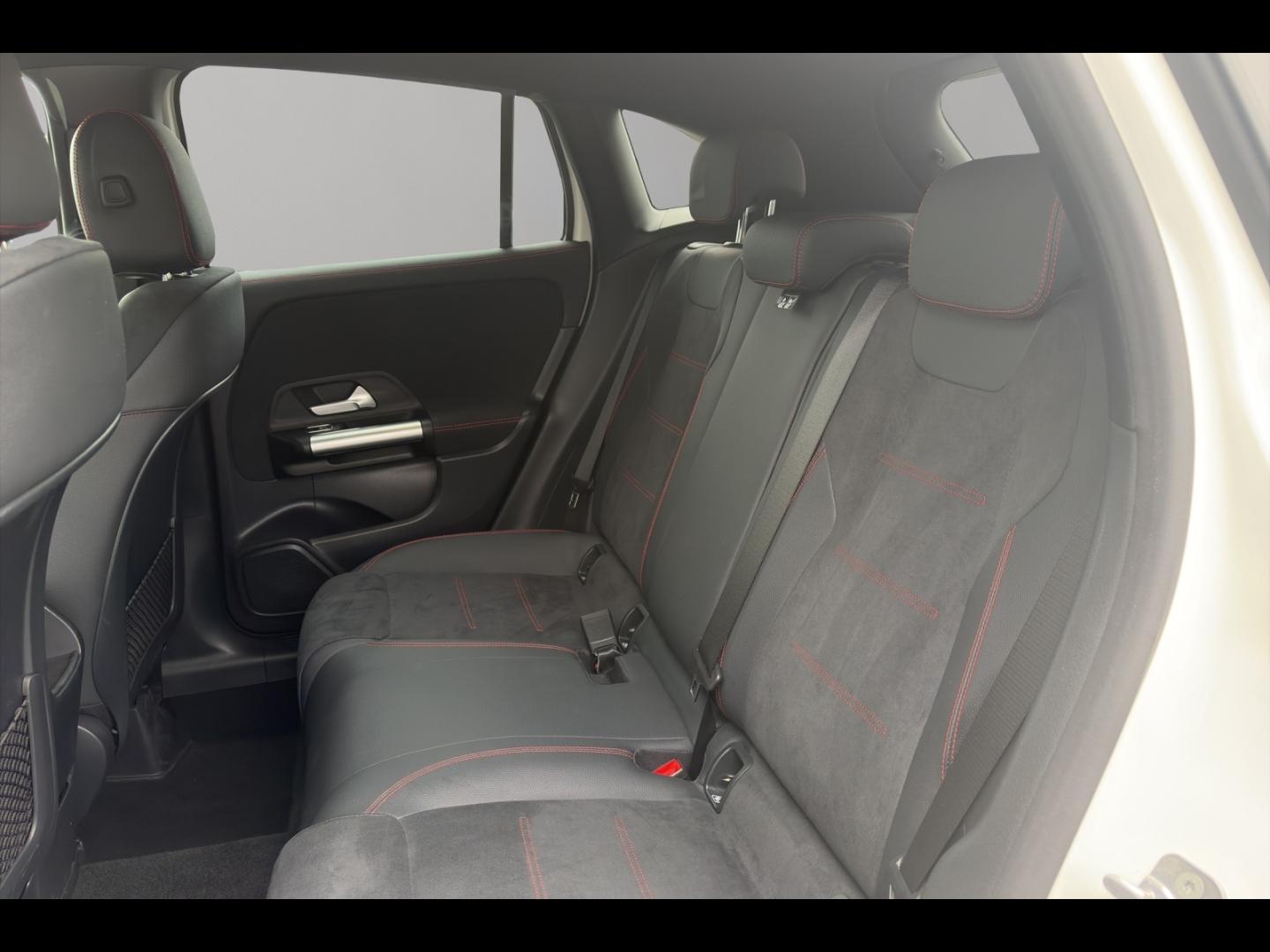Image MERCEDES-BENZ GLA 200 d 150ch AMG Line 8G-DCT